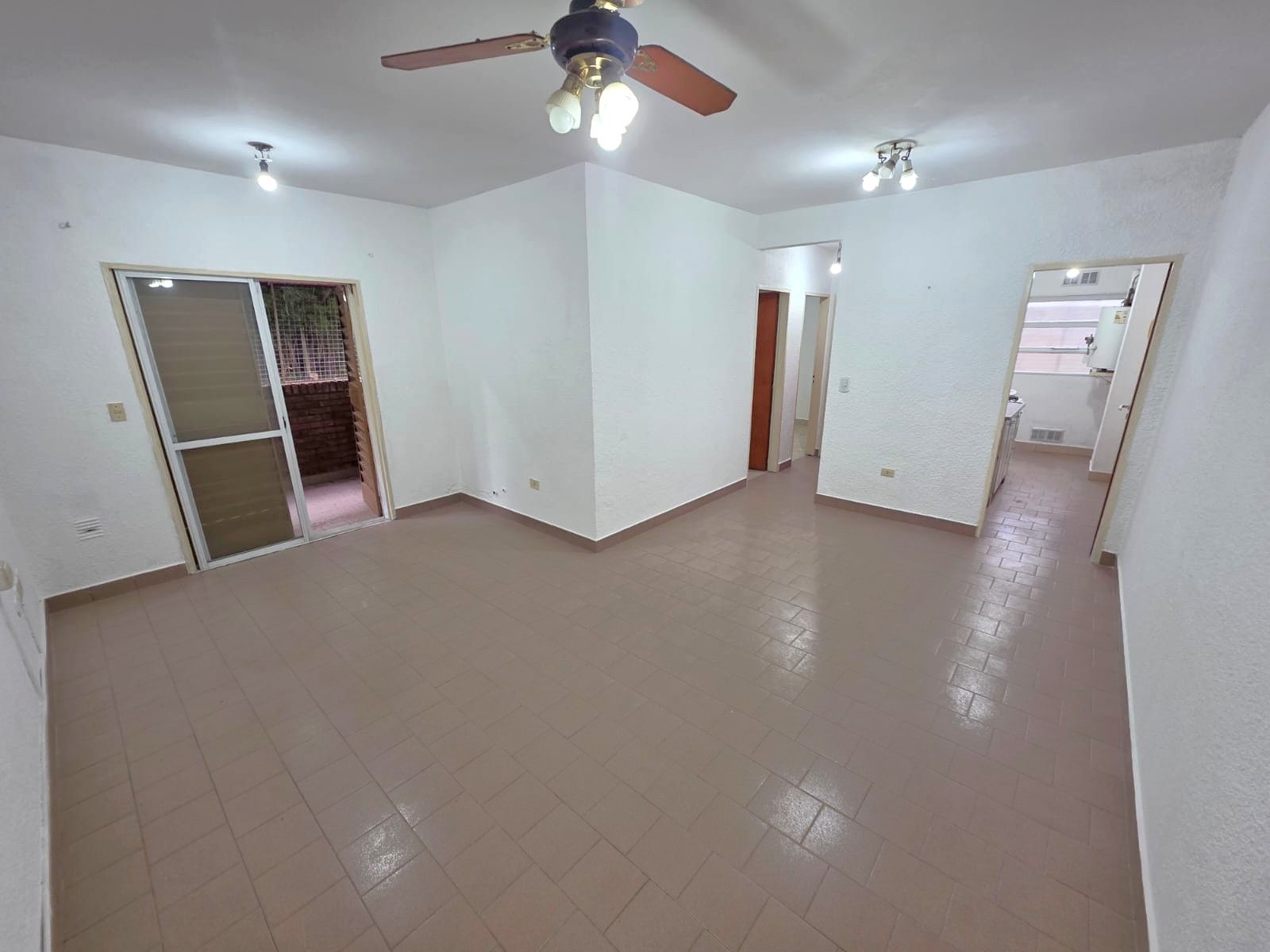 ALQUILER DE DEPARTAMENTO 3 AMBIENTES EN PLANTA BAJA - BARRIO COCA COLA - MONTE GRANDE — foto 3