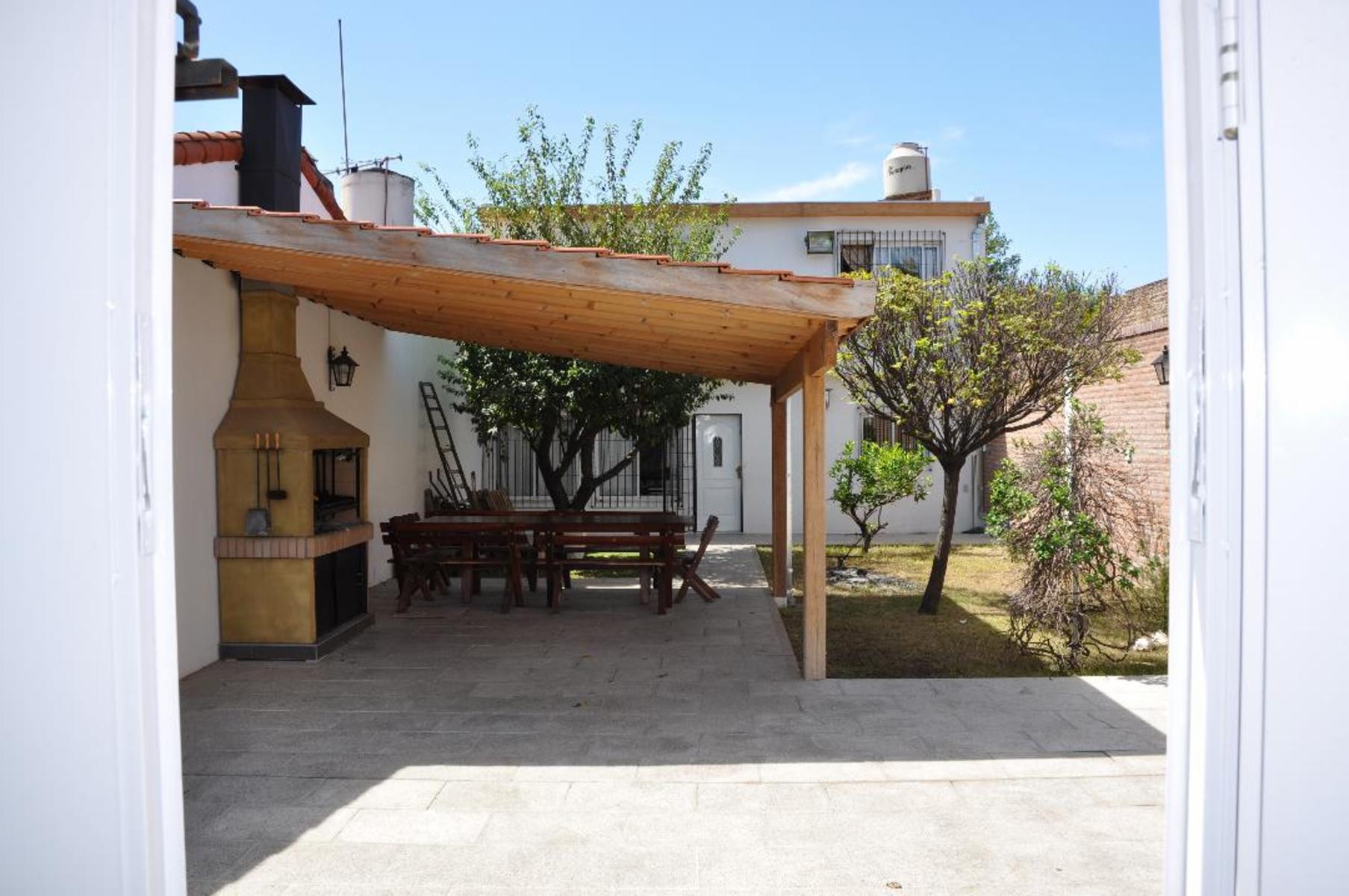 HERMOSA PROPIEDAD EN CASEROS CÓDIGO CAS 03