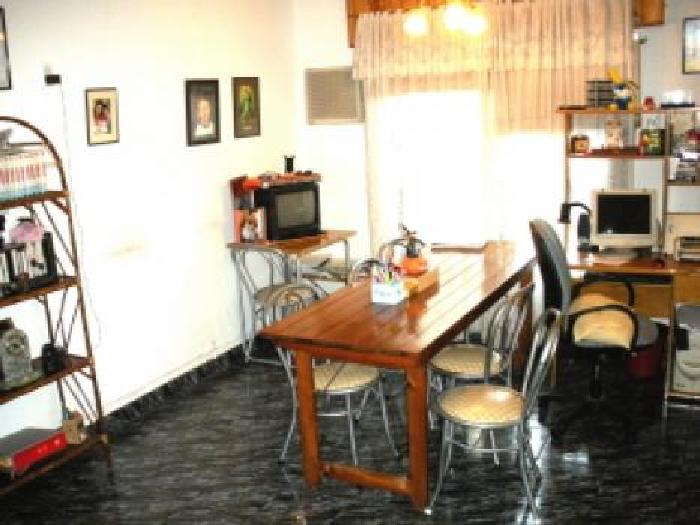 HERMOSA PROPIEDAD EN CASTELAR CODIGO 307