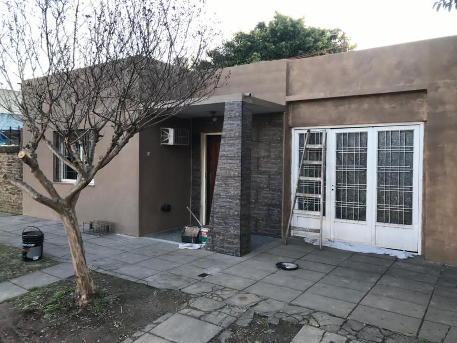 EXCELENTE CASA PLANTA BAJA-MORON