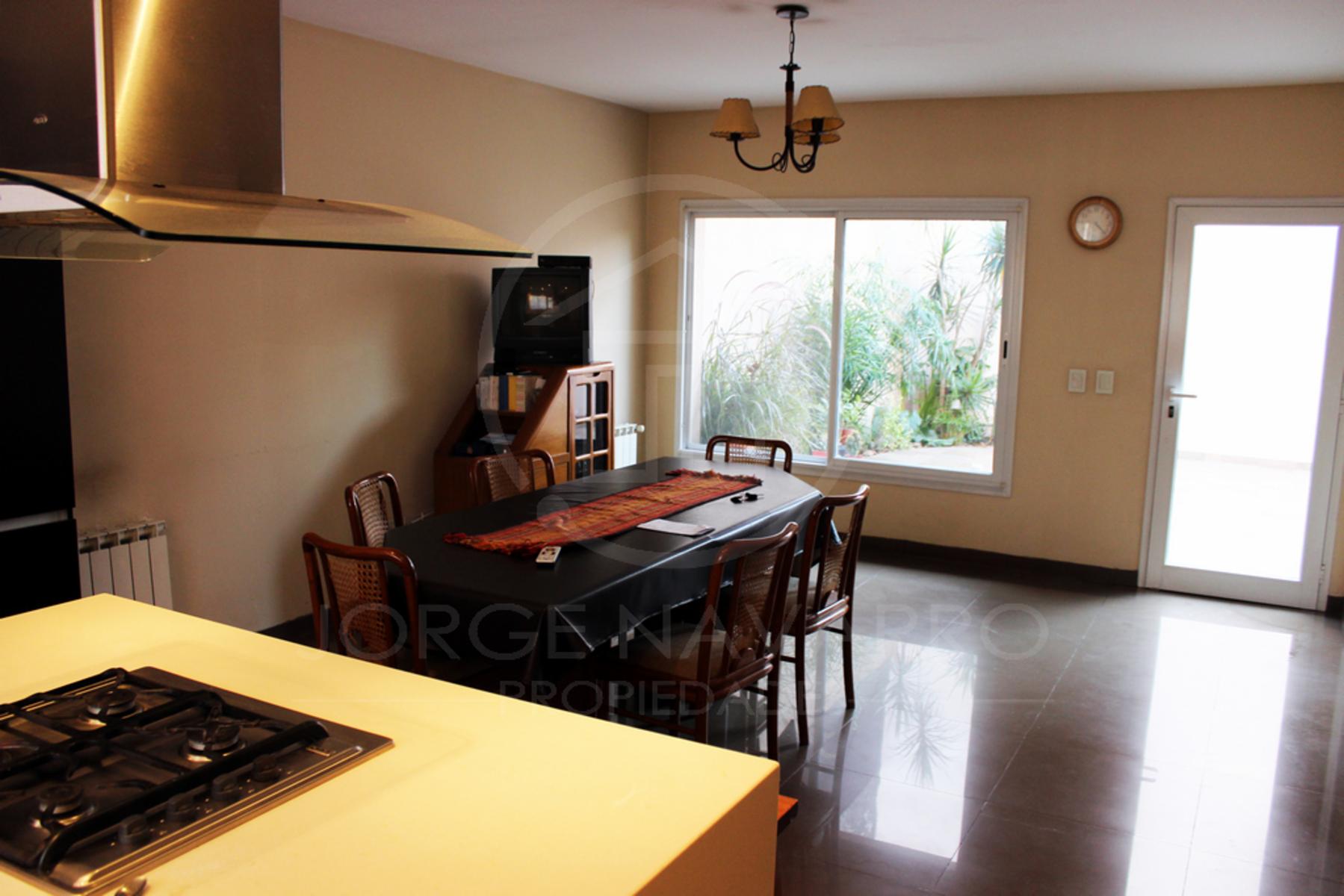 Chalet de Categoria - Congreso y O´donnell - 5 ambientes - Malaver — foto 8