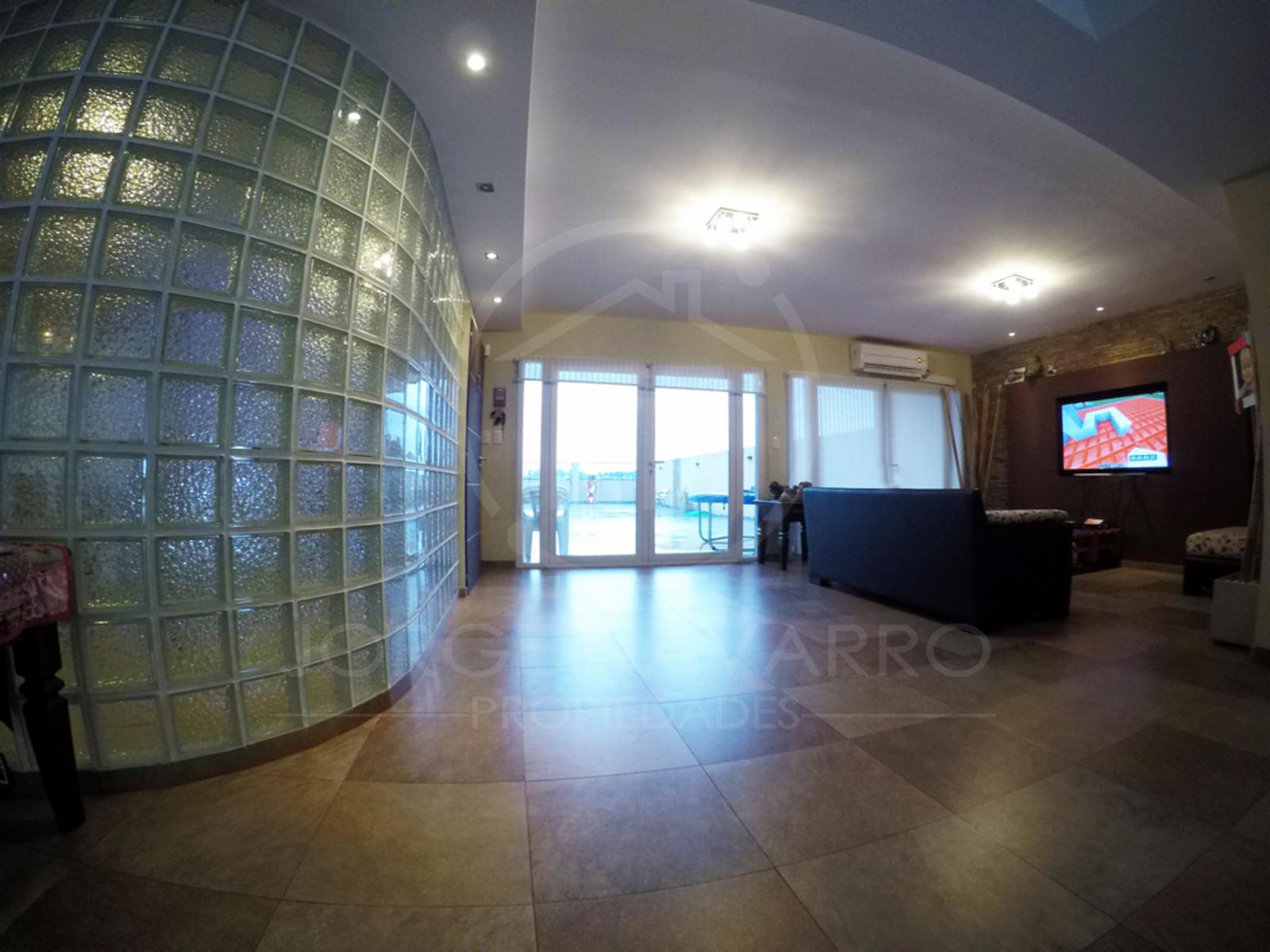 Excelente Propiedad - Casa con Deposito en planta baja - San Martín - Suipacha — foto 4