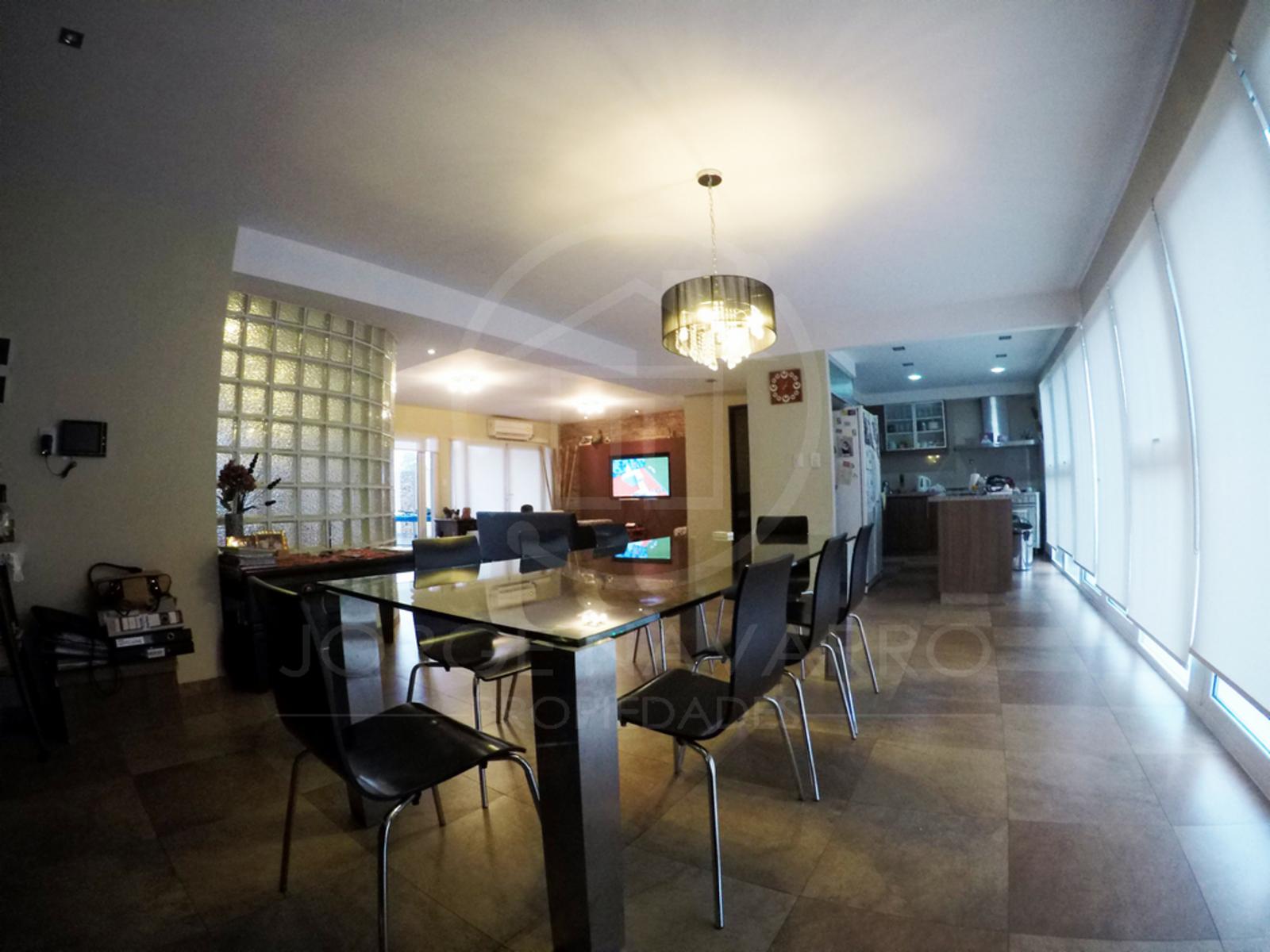 Excelente Propiedad - Casa con Deposito en planta baja - San Martín - Suipacha — foto 5