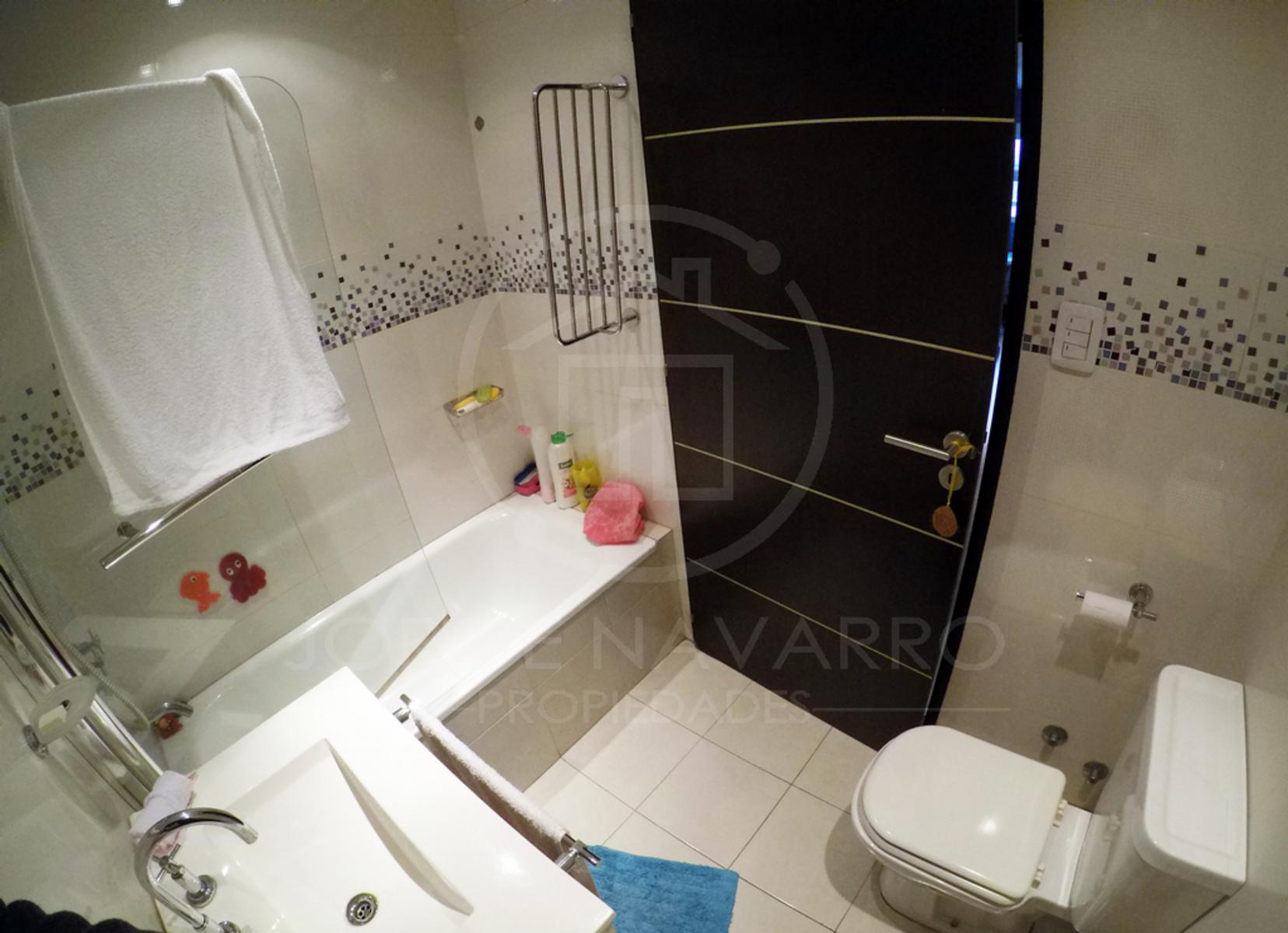 Excelente Propiedad - Casa con Deposito en planta baja - San Martín - Suipacha — foto 12