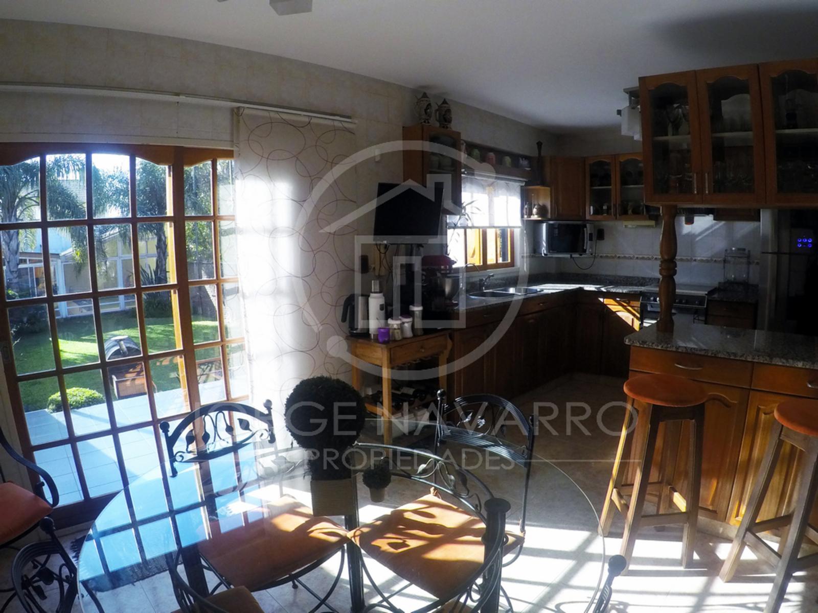 Impecable Chalet 5 Ambientes con Pileta Climatizada - Villa Ballester — foto 8