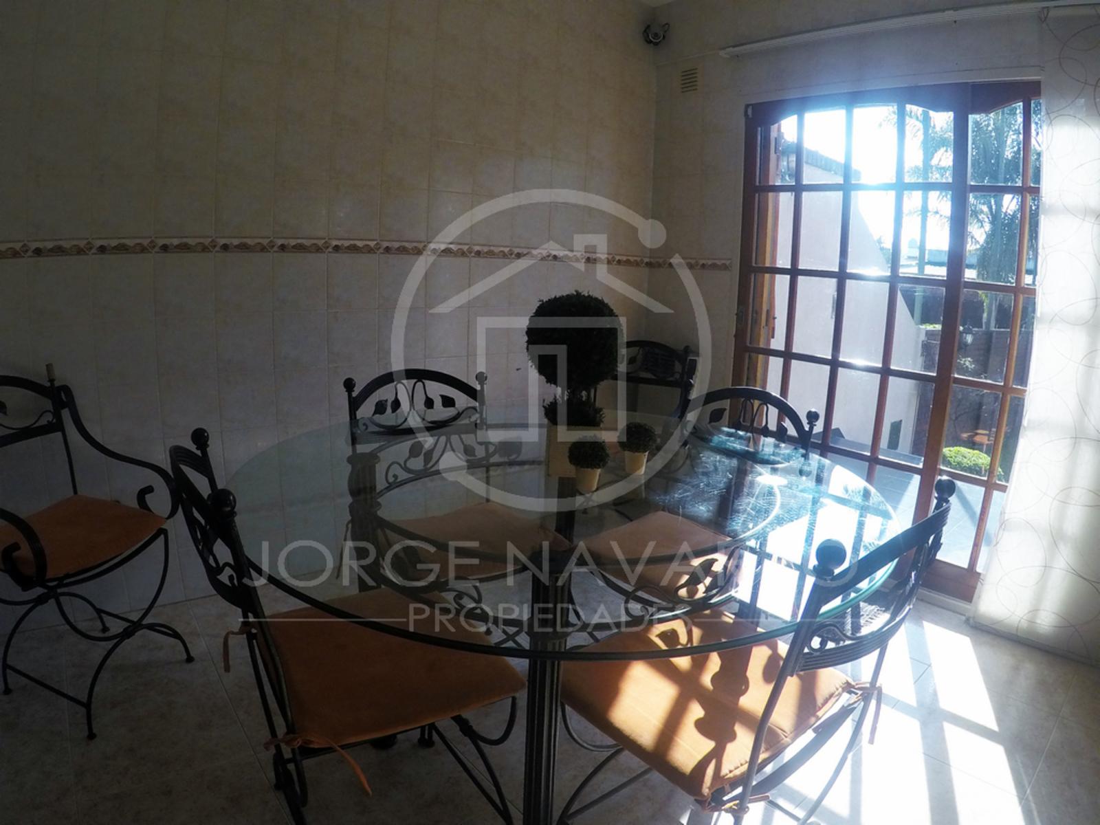Impecable Chalet 5 Ambientes con Pileta Climatizada - Villa Ballester — foto 9