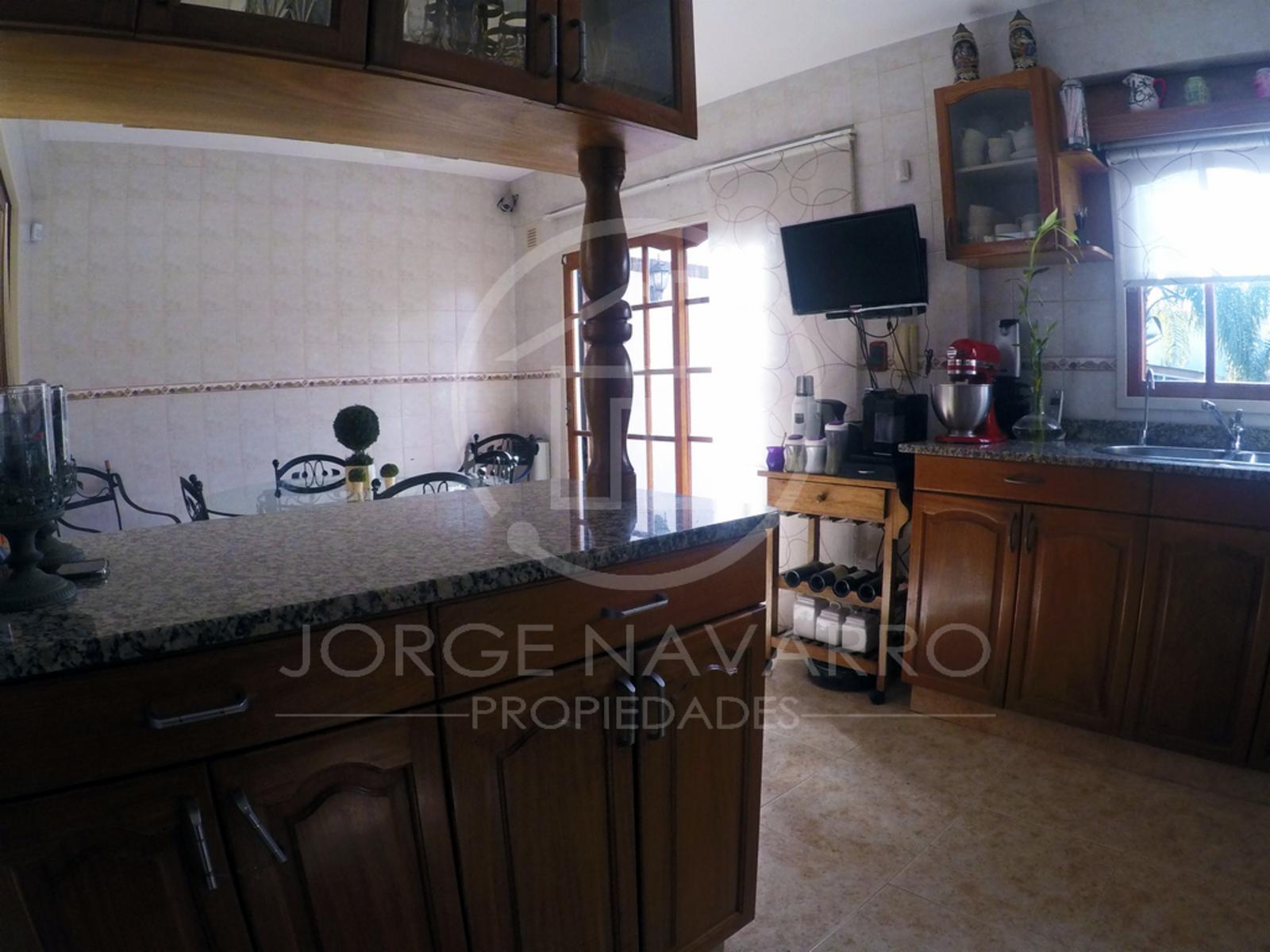 Impecable Chalet 5 Ambientes con Pileta Climatizada - Villa Ballester — foto 12