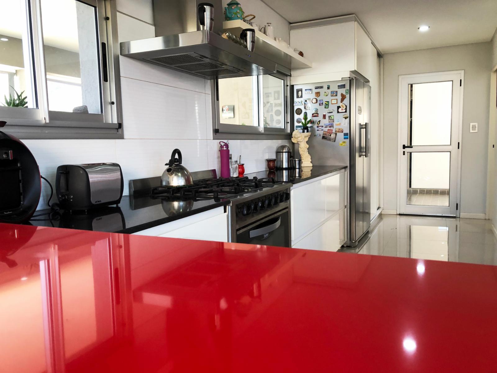 MODERNA CASA de 6 AMB. EN BARRIO CERRADO - PILAR DEL ESTE - BARRIO LOS JAZMINES — foto 4