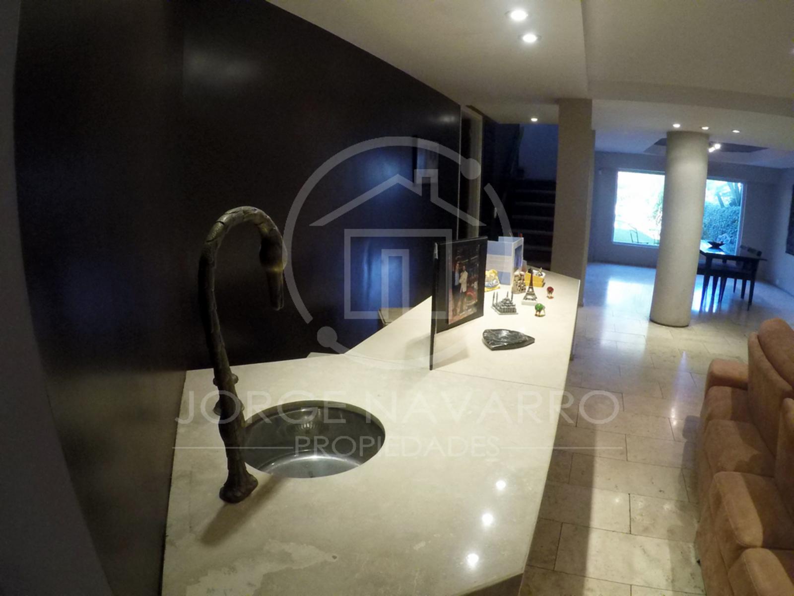 Excelente Casa de 6 Ambientes en San Martin Centro - Salguero 2500 — foto 6