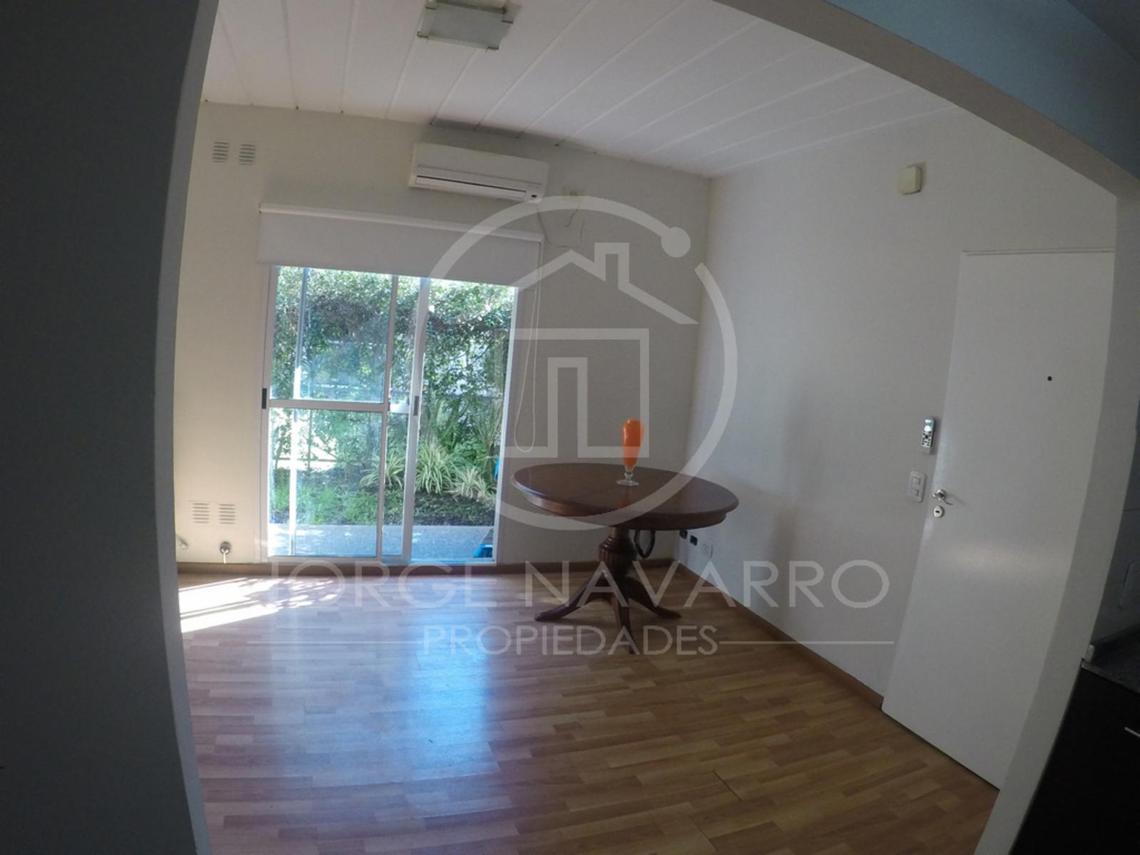 Amplio Monoambiente Divisible con Cochera Cubierta y Jardin - Villa Devoto - 3