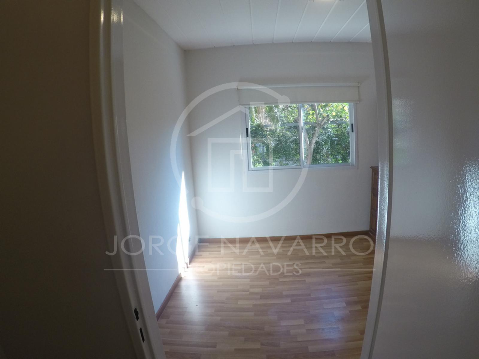 Amplio Monoambiente Divisible con Cochera Cubierta y Jardin - Villa Devoto - 11