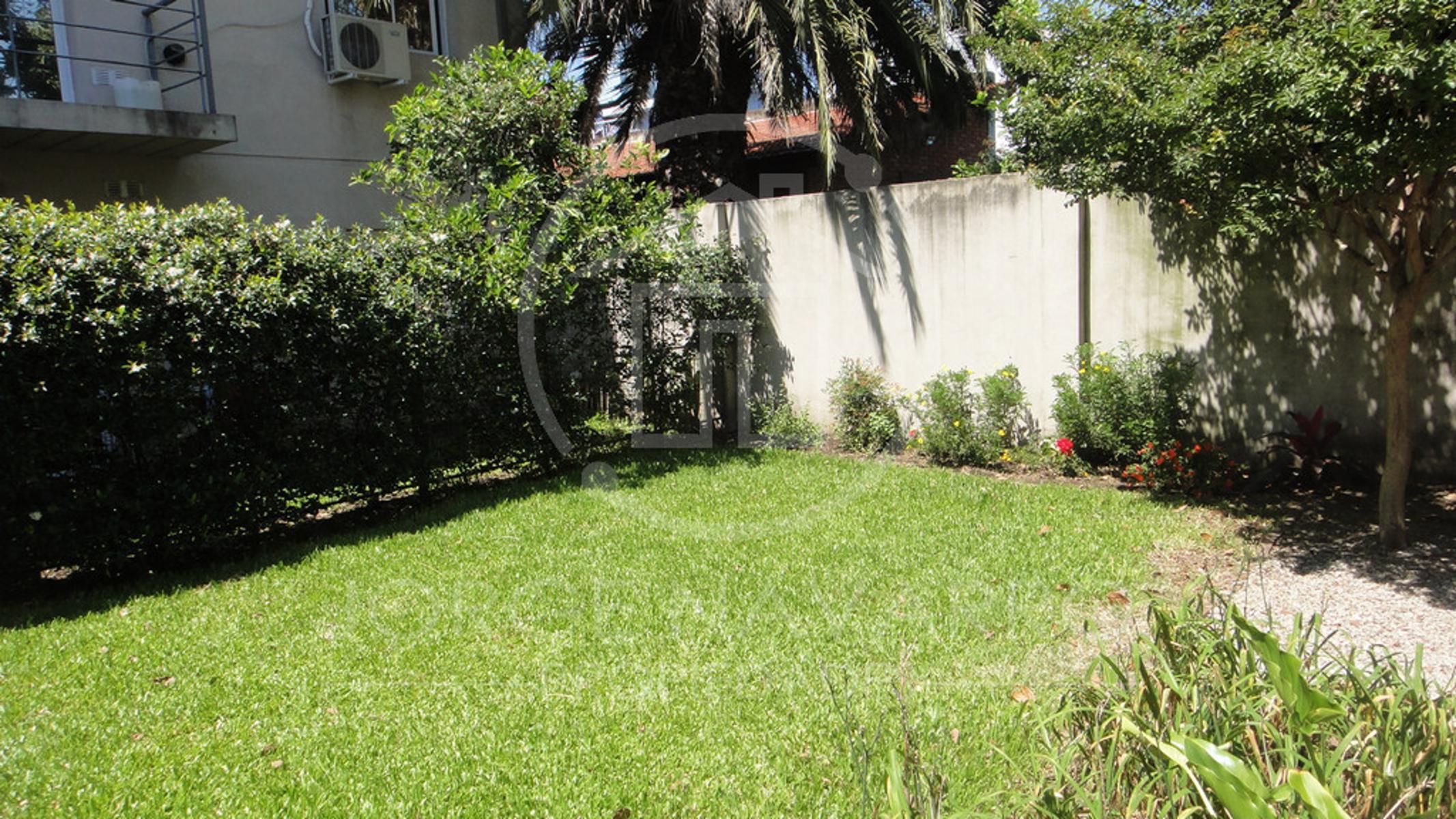Amplio Monoambiente Divisible con Cochera Cubierta y Jardin - Villa Devoto - 16