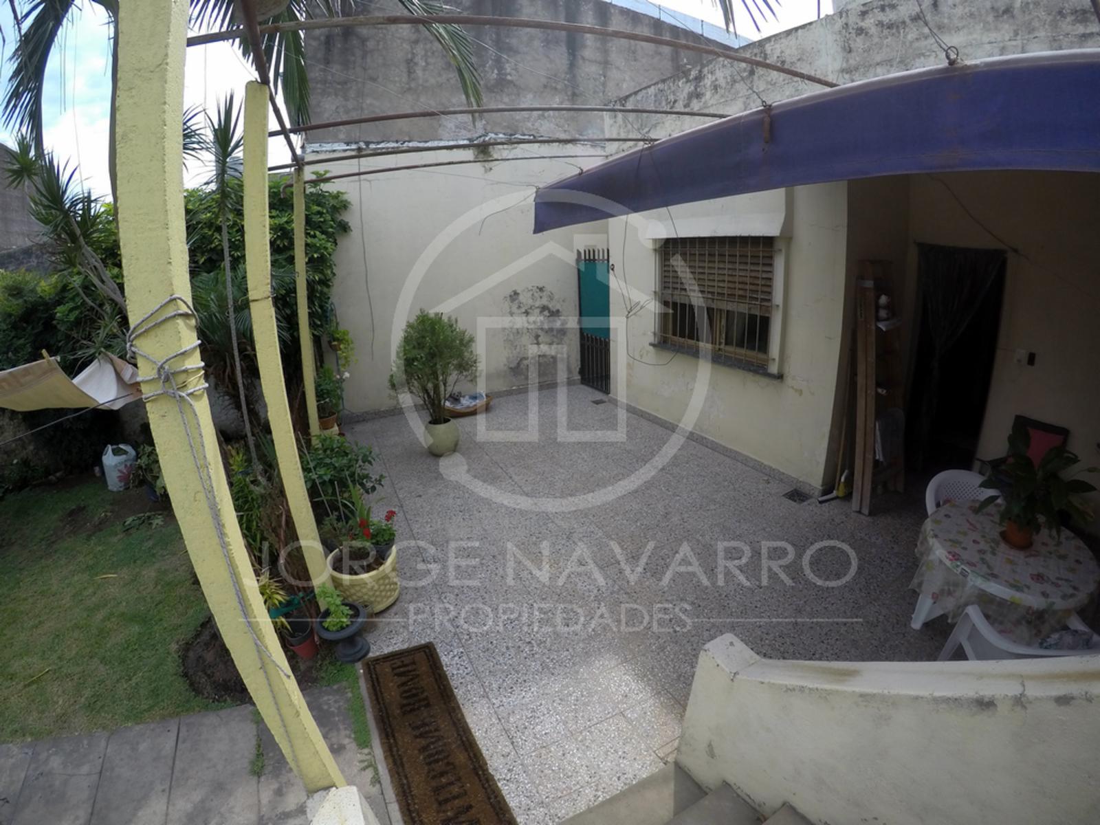 Muy Buena Casa Sobre Lote de 9.16x27.37 - Witcomb 1600 - Villa Ballester — foto 11