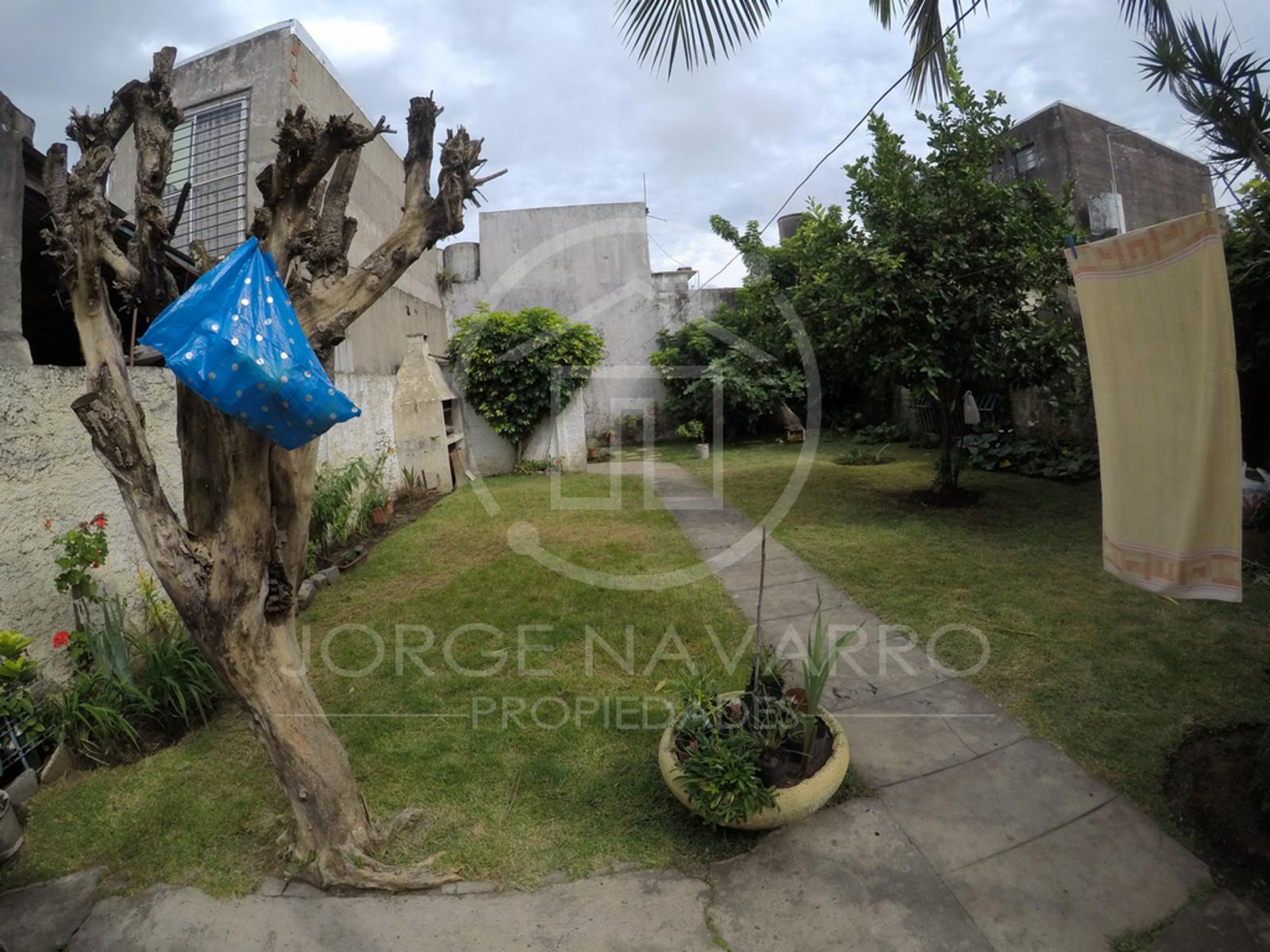 Muy Buena Casa Sobre Lote de 9.16x27.37 - Witcomb 1600 - Villa Ballester — foto 12