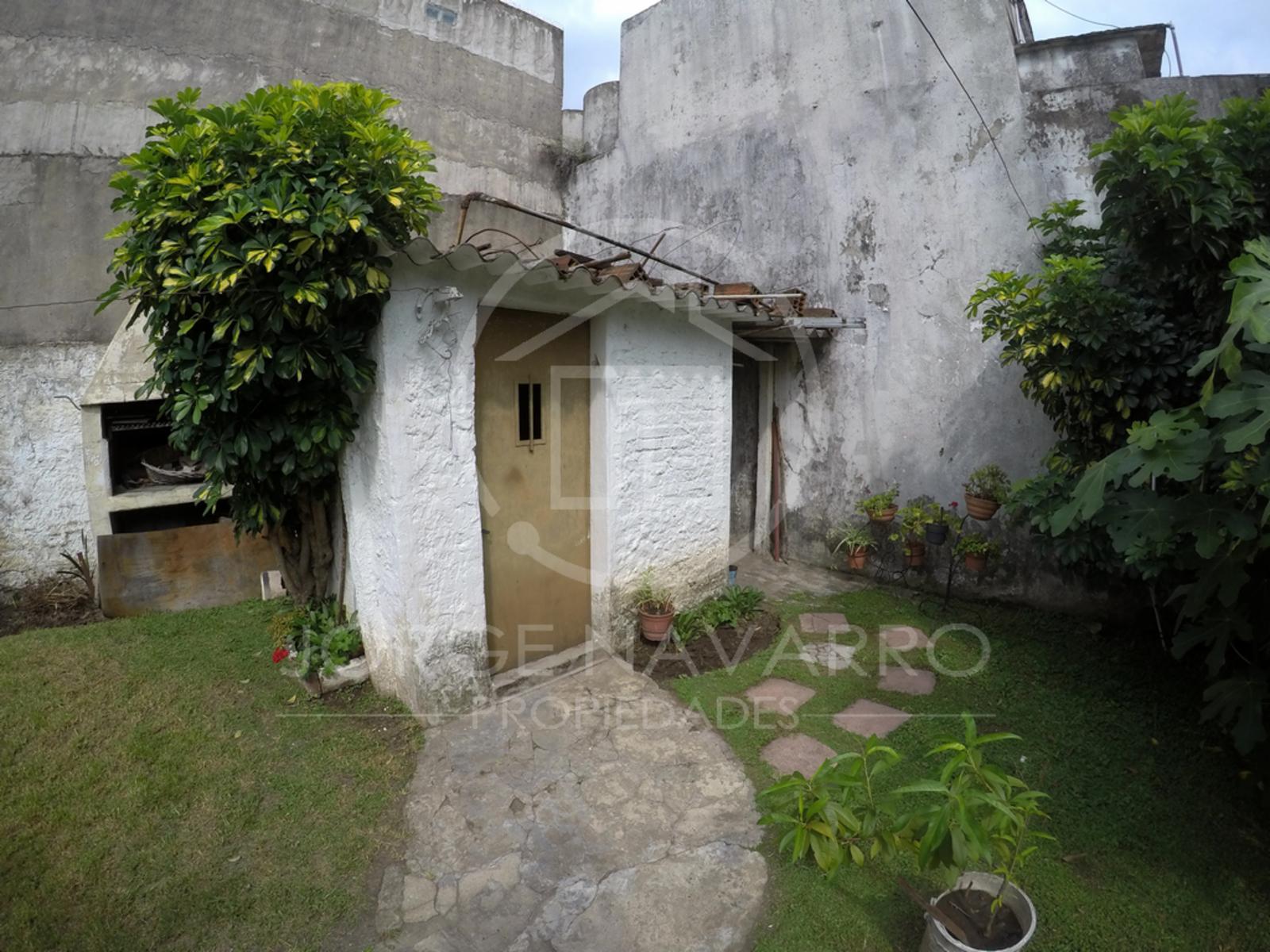 Muy Buena Casa Sobre Lote de 9.16x27.37 - Witcomb 1600 - Villa Ballester — foto 14
