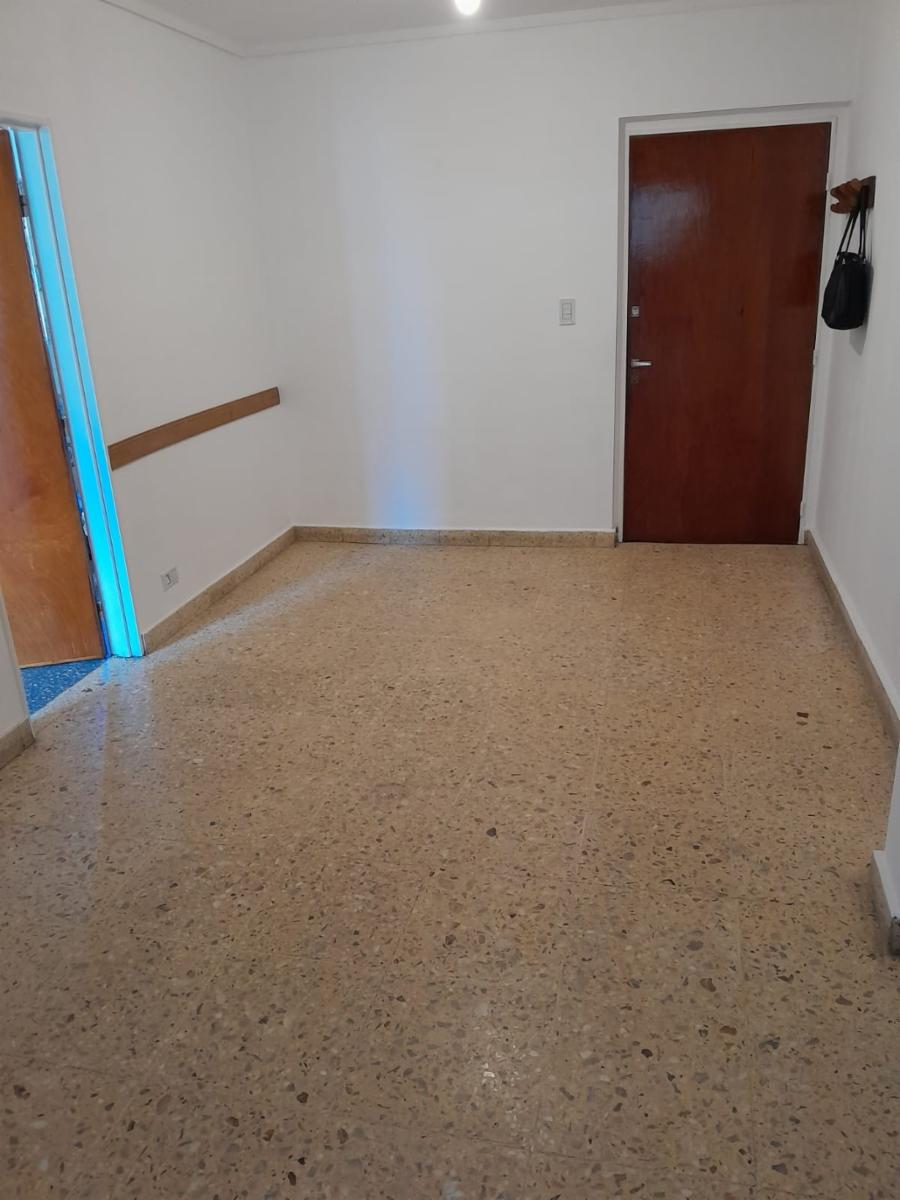 HAEDO 3AMBIENTES MUY BUENA UBICACION — foto 3