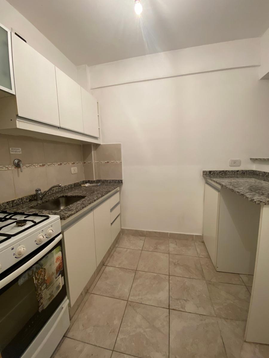 EXCELENTE DEPARTAMENTO DE UN AMBIENTE CON COCHERA — foto 4