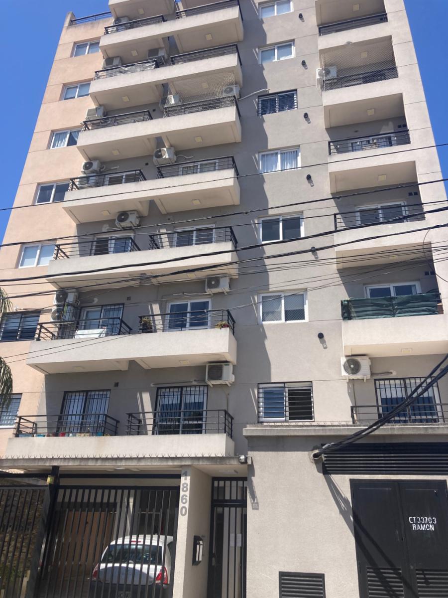 EXCELENTE DEPARTAMENTO DE 2 AMBIENTES CON COCHERA