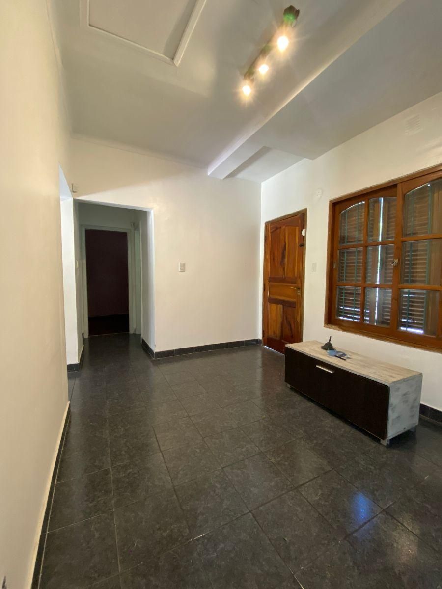 Alas Argentinas y Lilienthal, chalet sobre lote de 10 x 20 — foto 4