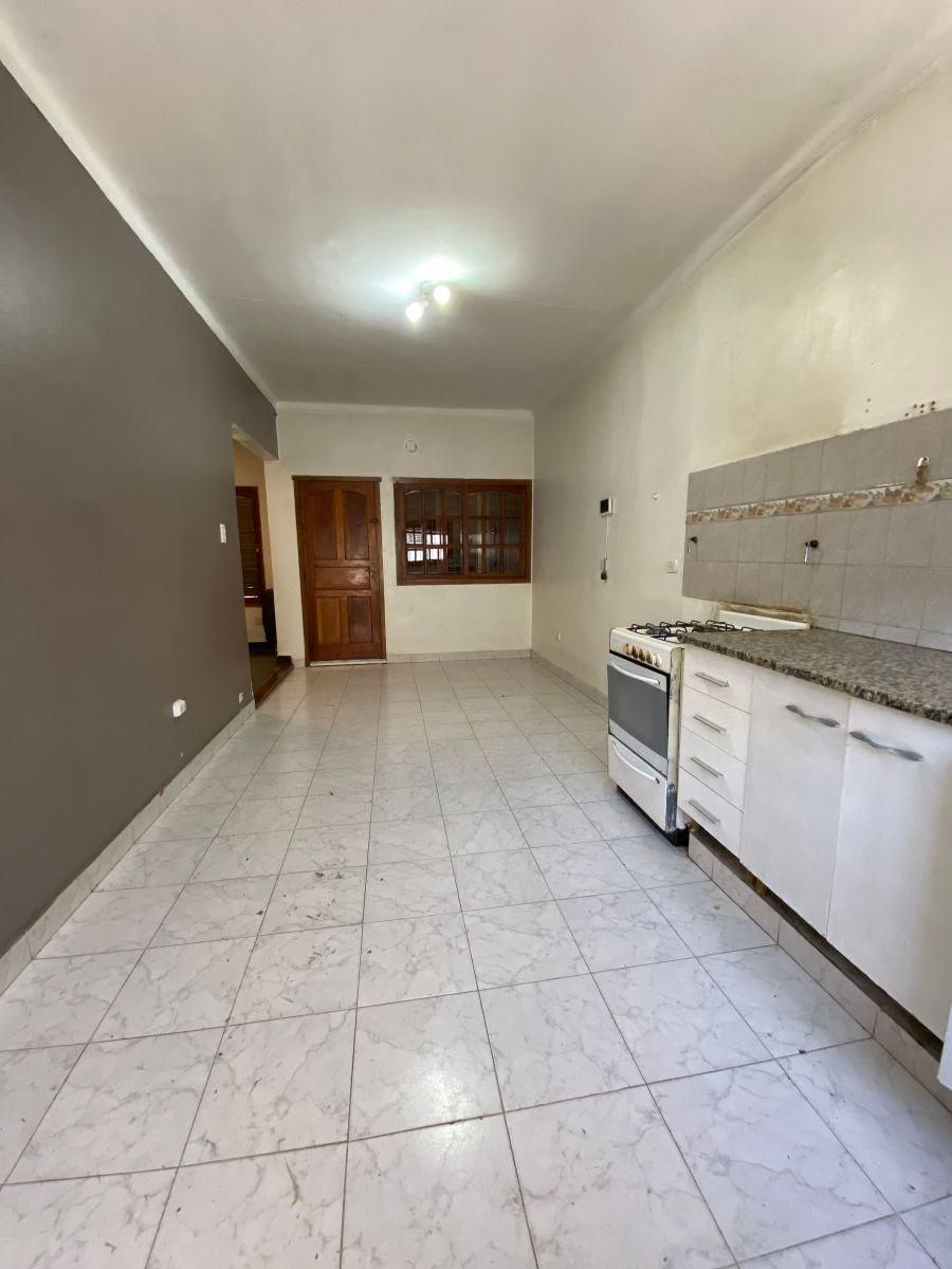 Alas Argentinas y Lilienthal, chalet sobre lote de 10 x 20 — foto 6