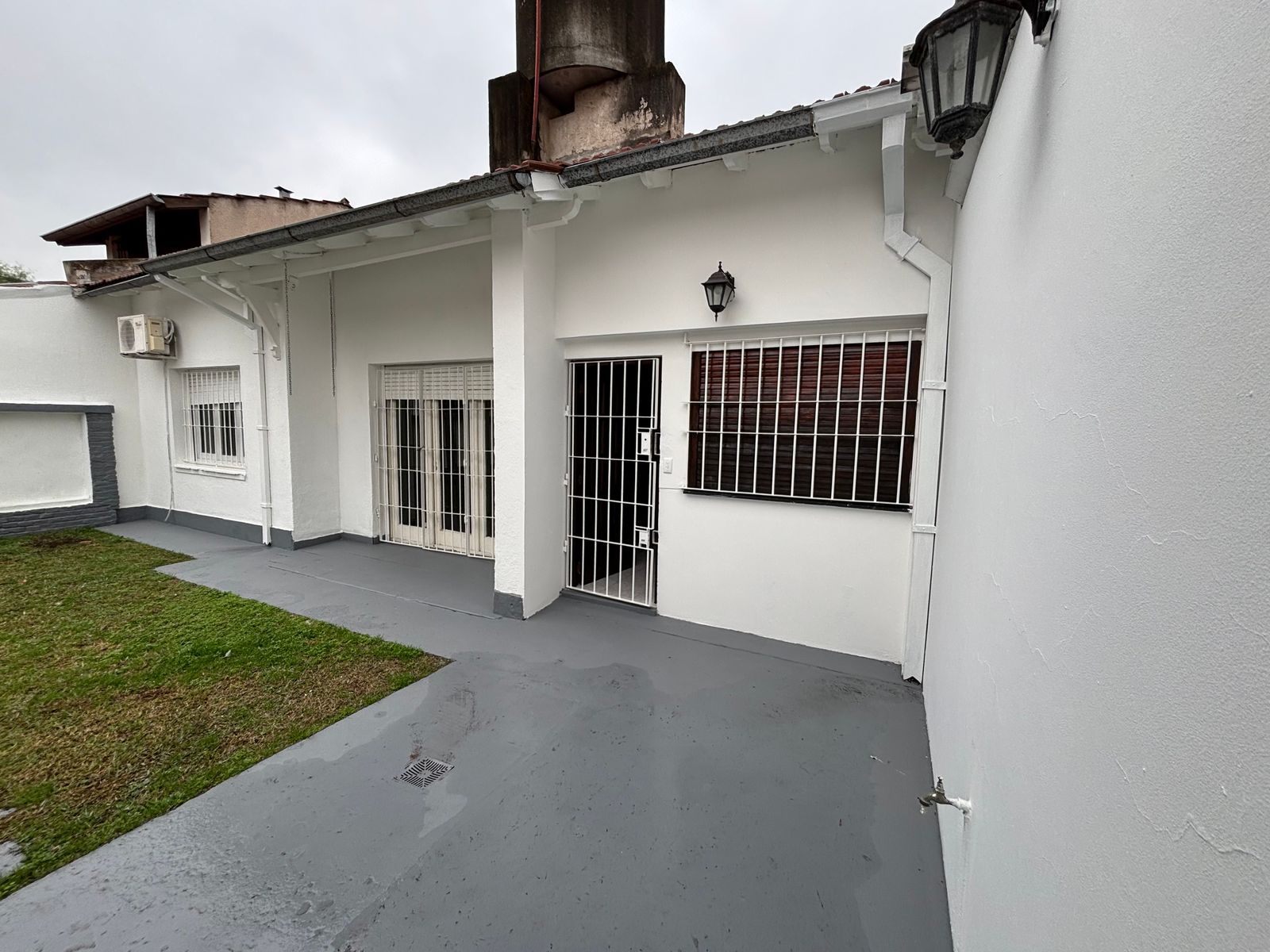 Alas Argentinas y Lilienthal, chalet sobre lote de 10 x 20 — foto 13