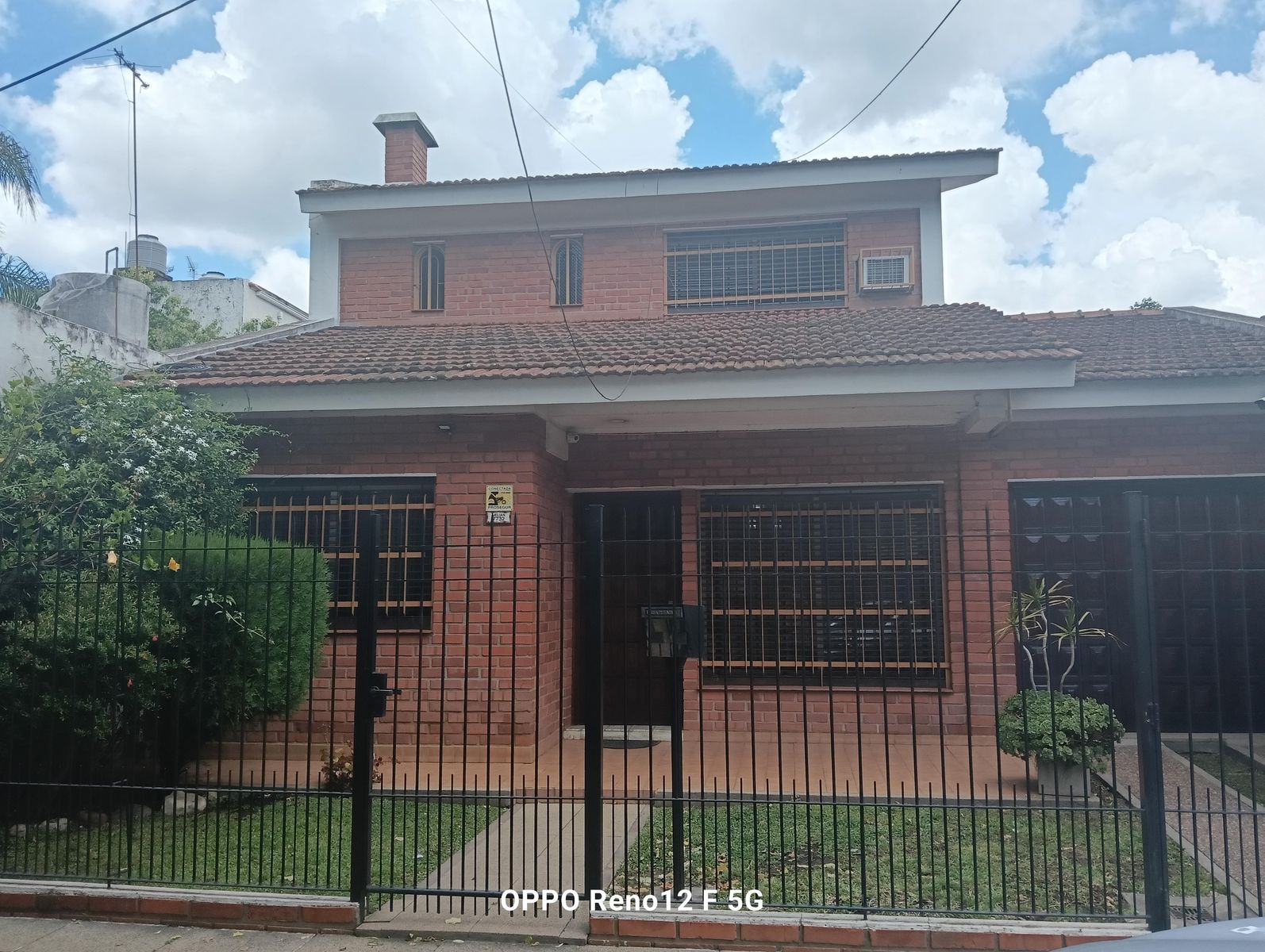 EXCELENTE CHALET 3 AMBIENTES CON PILETA