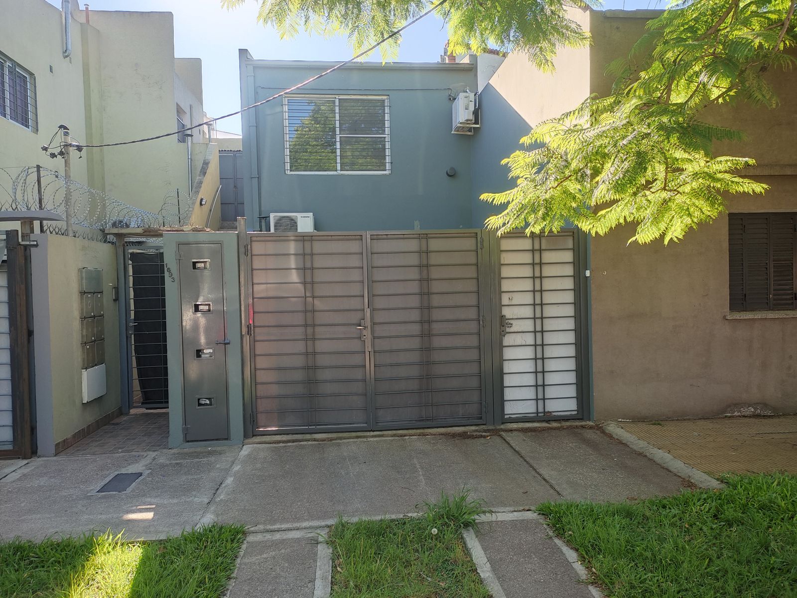 Villa Bosch duplex 2 ambientes con cochera