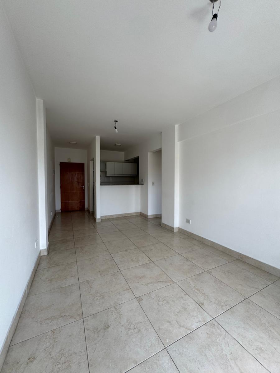 DEPARTAMENTO DE 2 AMBIENTES EN ALQUILER - 3
