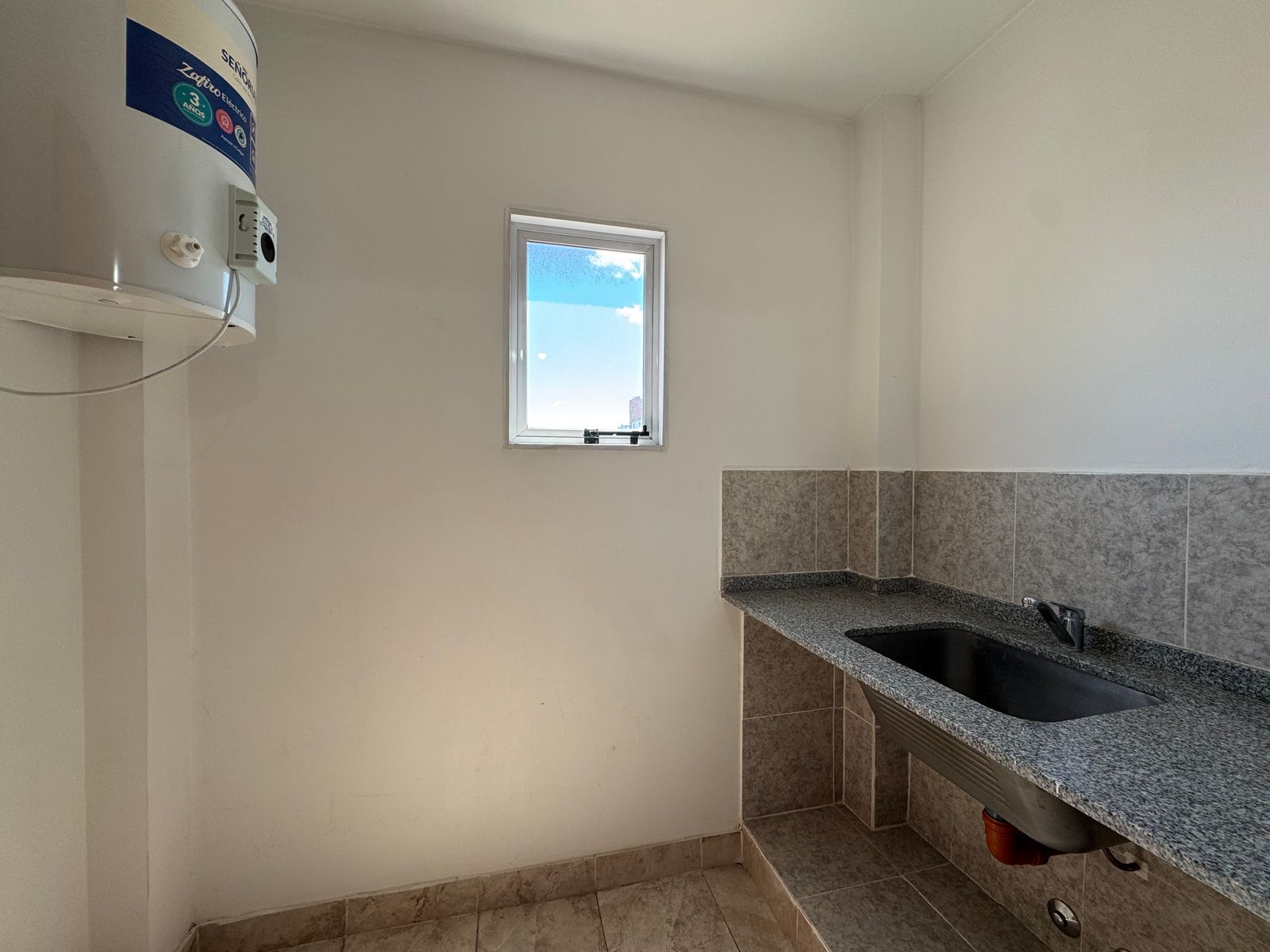 DEPARTAMENTO DE 2 AMBIENTES EN ALQUILER - 4