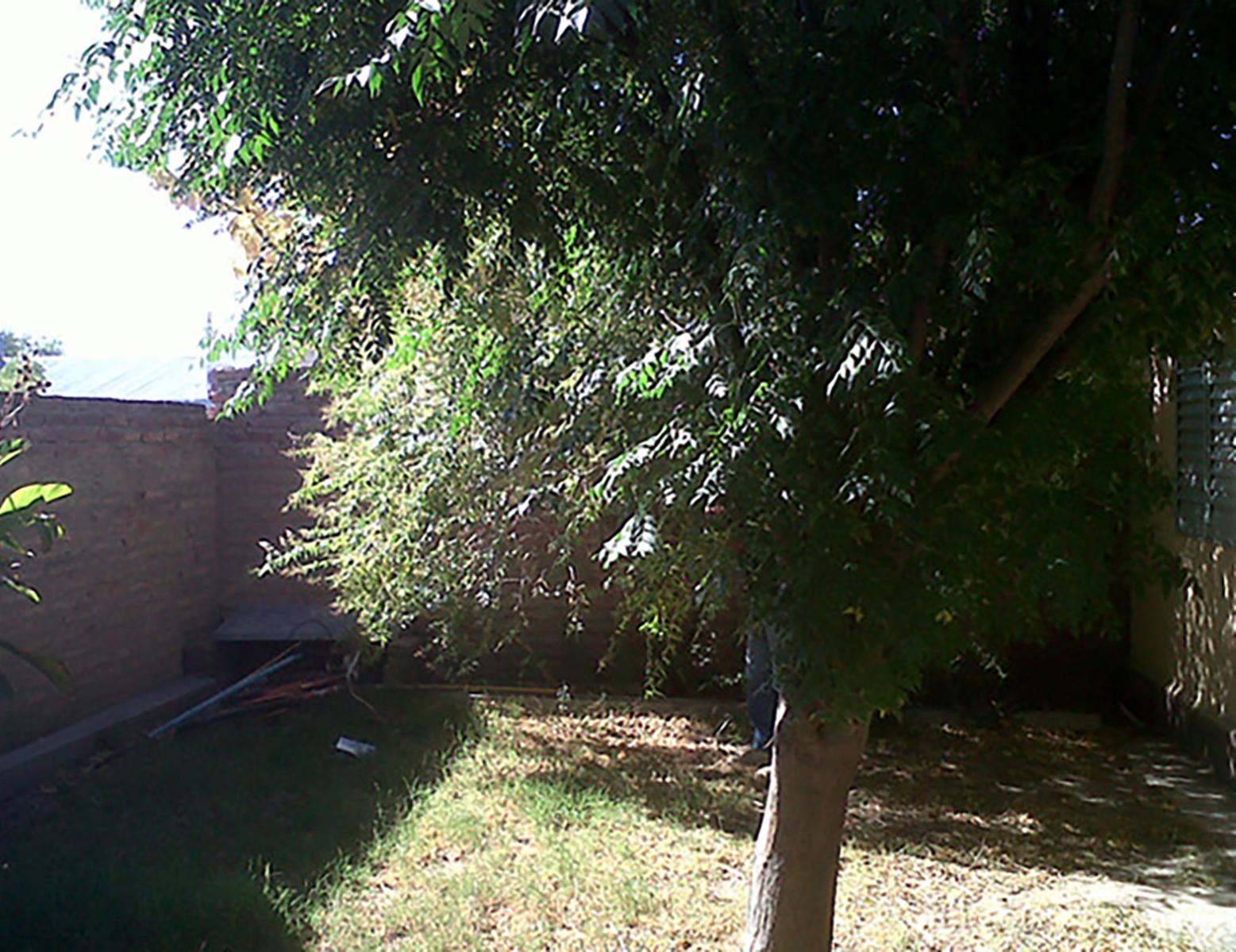 EXCELENTE CASA SOBRE CALLE J BONNET A MTS. DE AVDA. PILCOMAYO — foto 3