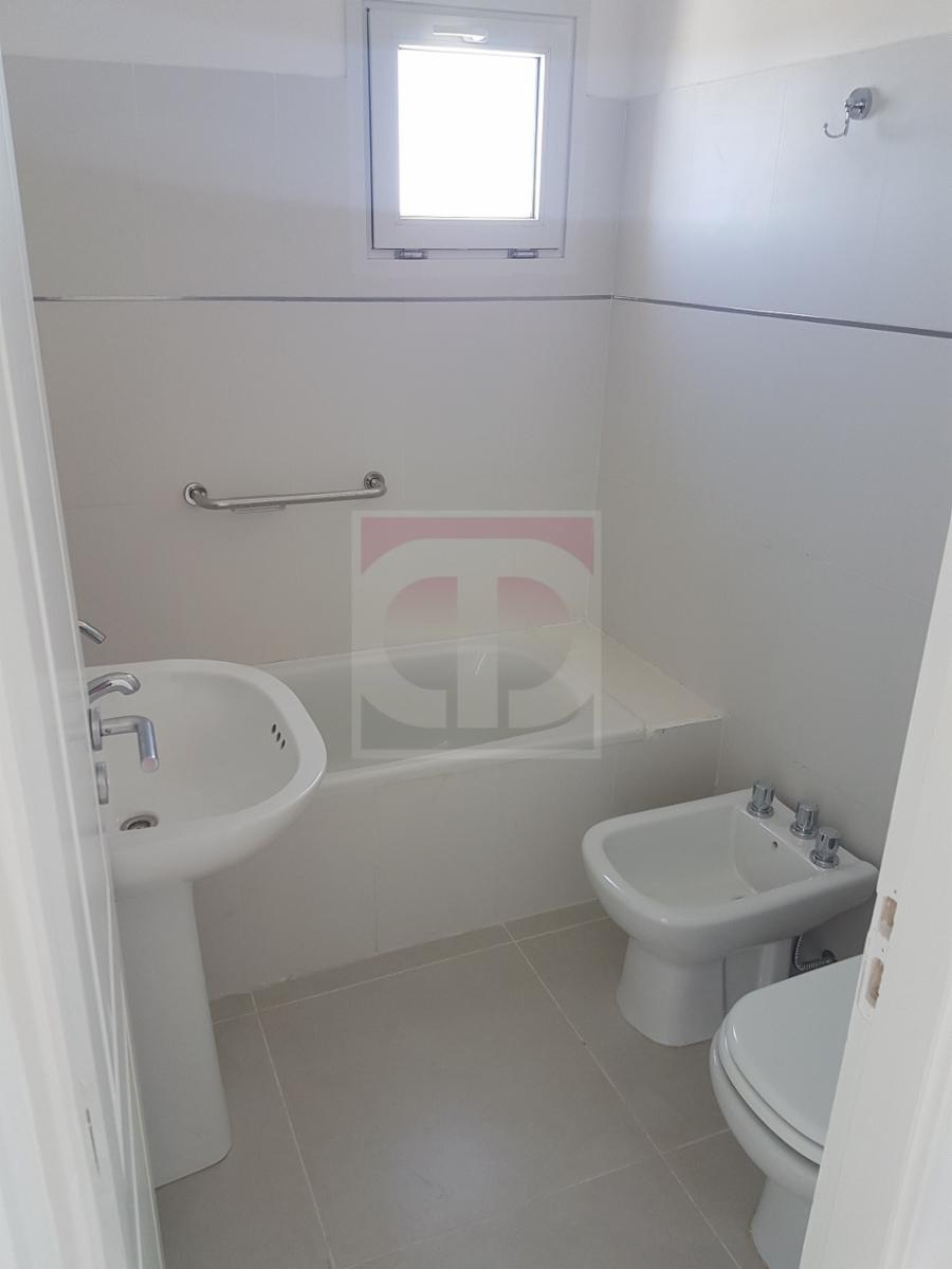 Venta departamento 1 dormitorio - 1 baño, edificio Don Bosco. — foto 9