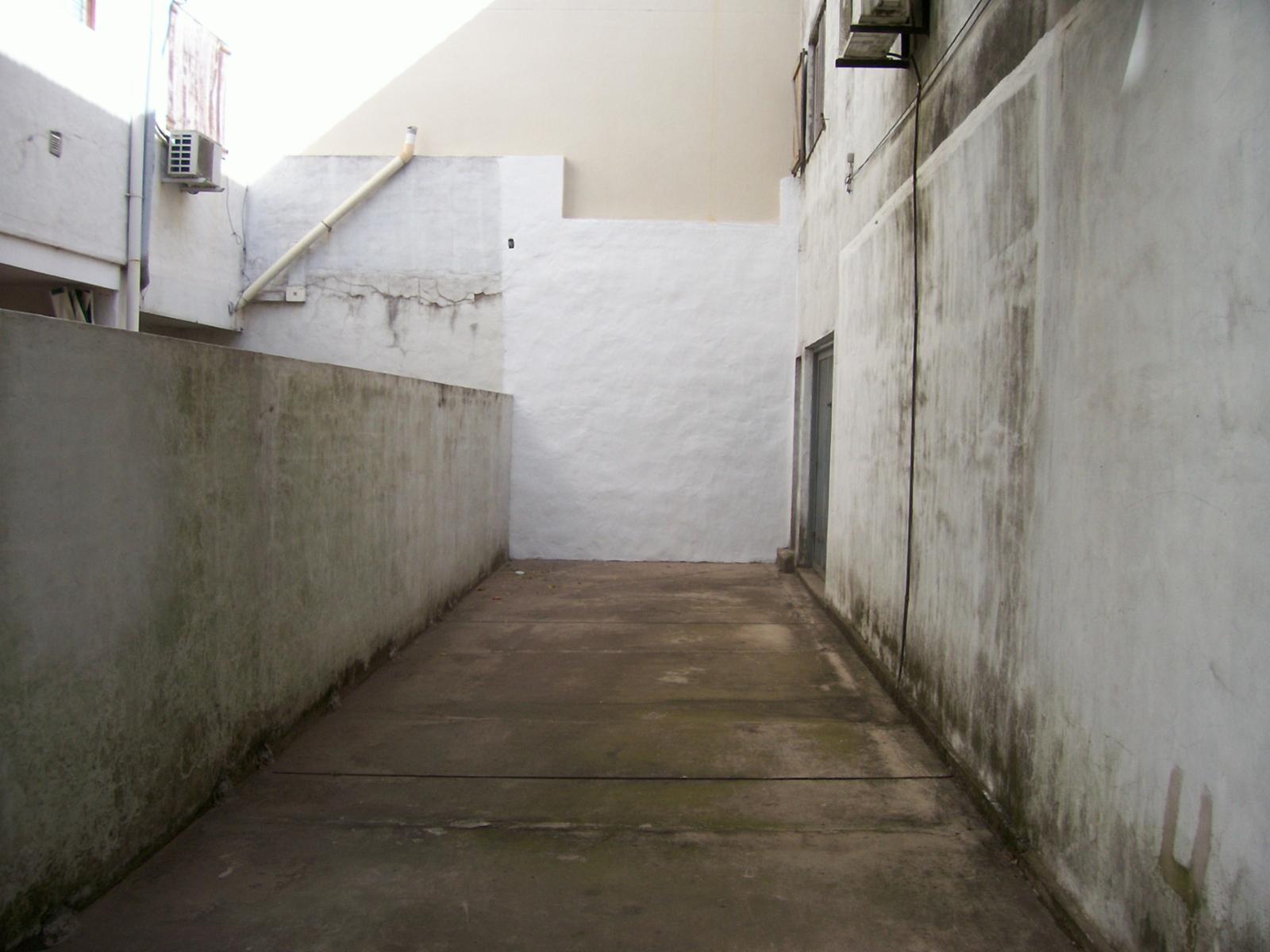 Depósito y cochera en Adrogué - 3