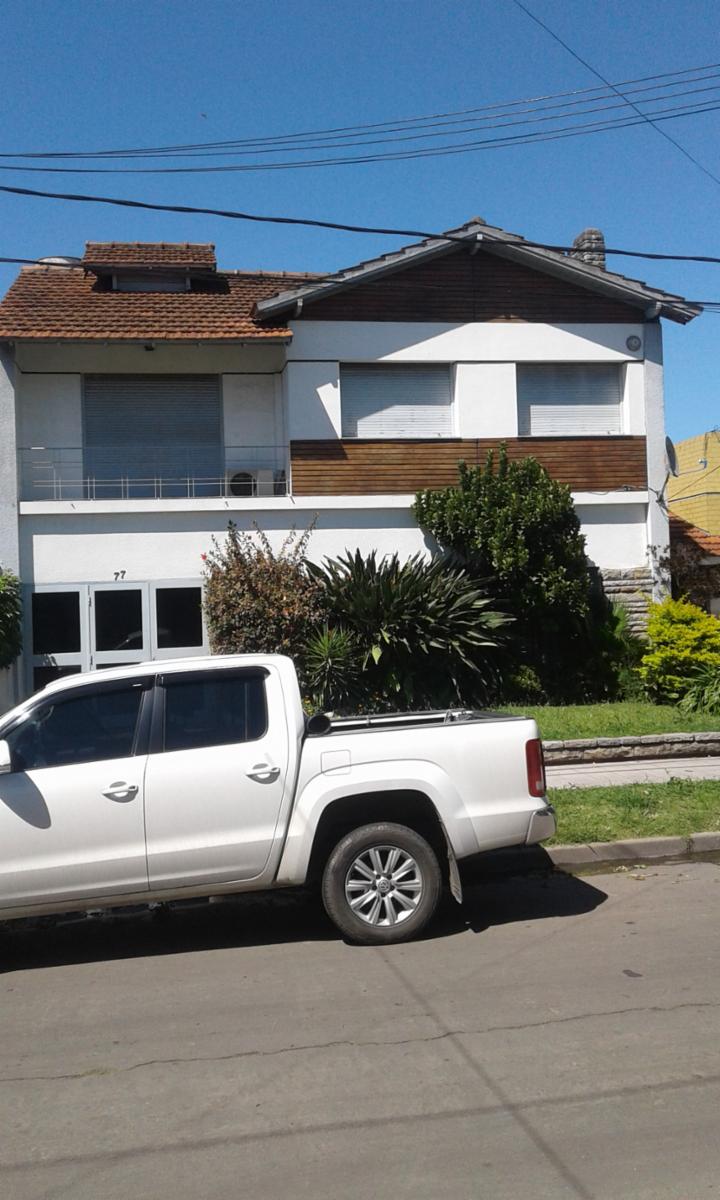 CHALET de categoría en Llavallol — foto 3