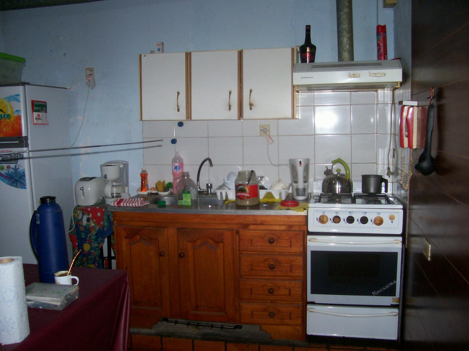 Venta de Amplio chalet en muy buena zona de Glew. Posibilidad de Financiación. — foto 2
