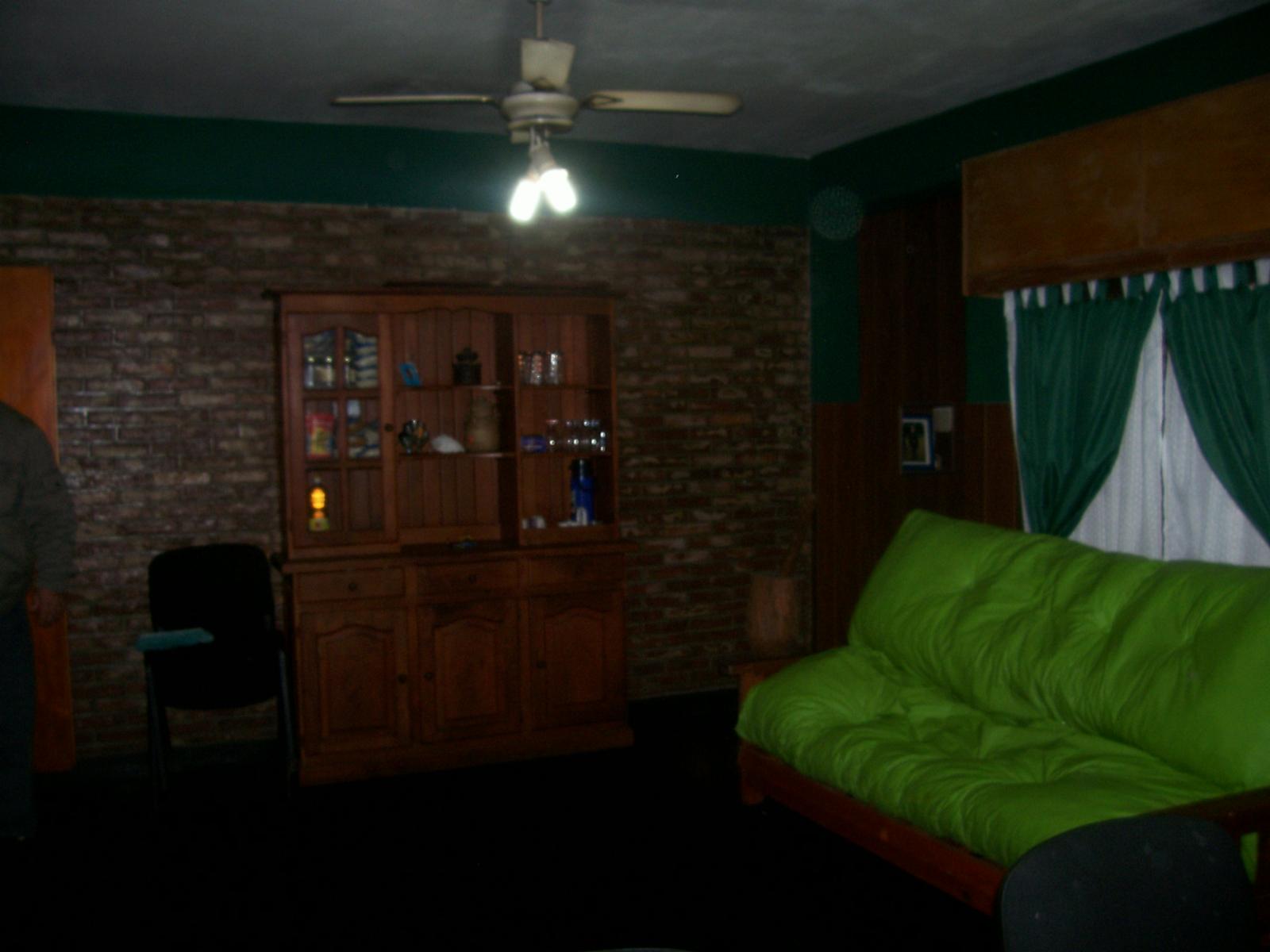 Venta de Amplio chalet en muy buena zona de Glew. Posibilidad de Financiación. — foto 6