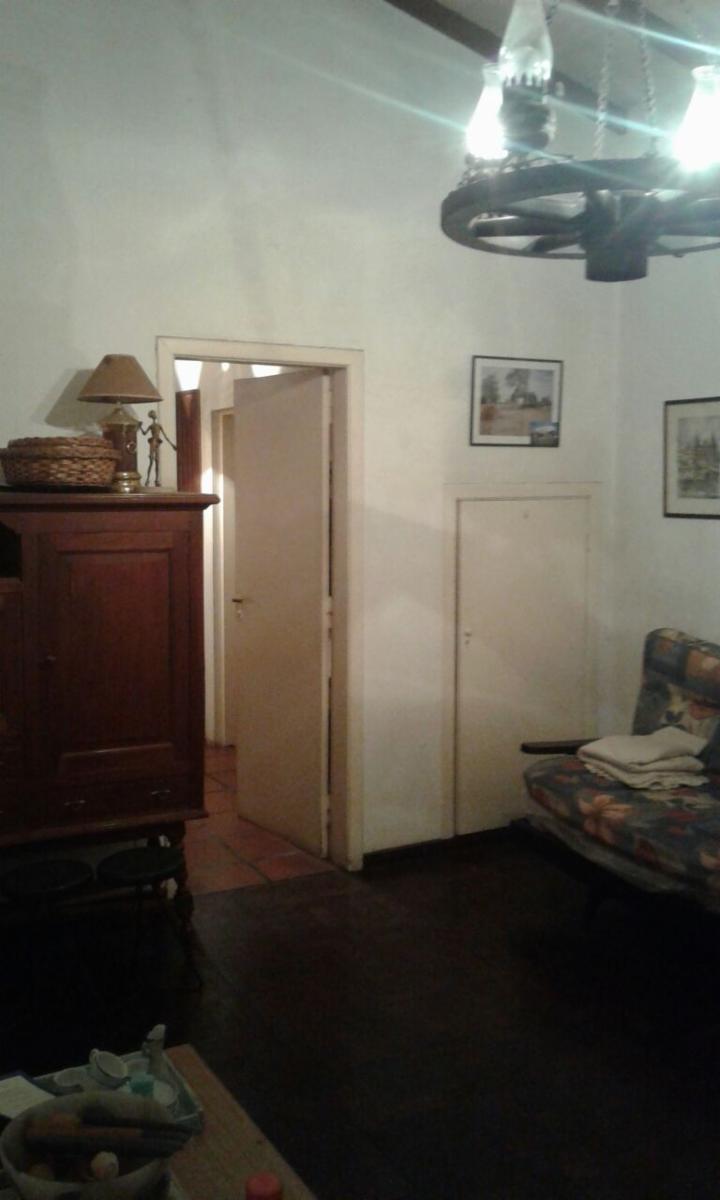 Venta de chalet sobre amplio lote en Adrogué. NUEVAS CONDICIONES — foto 2