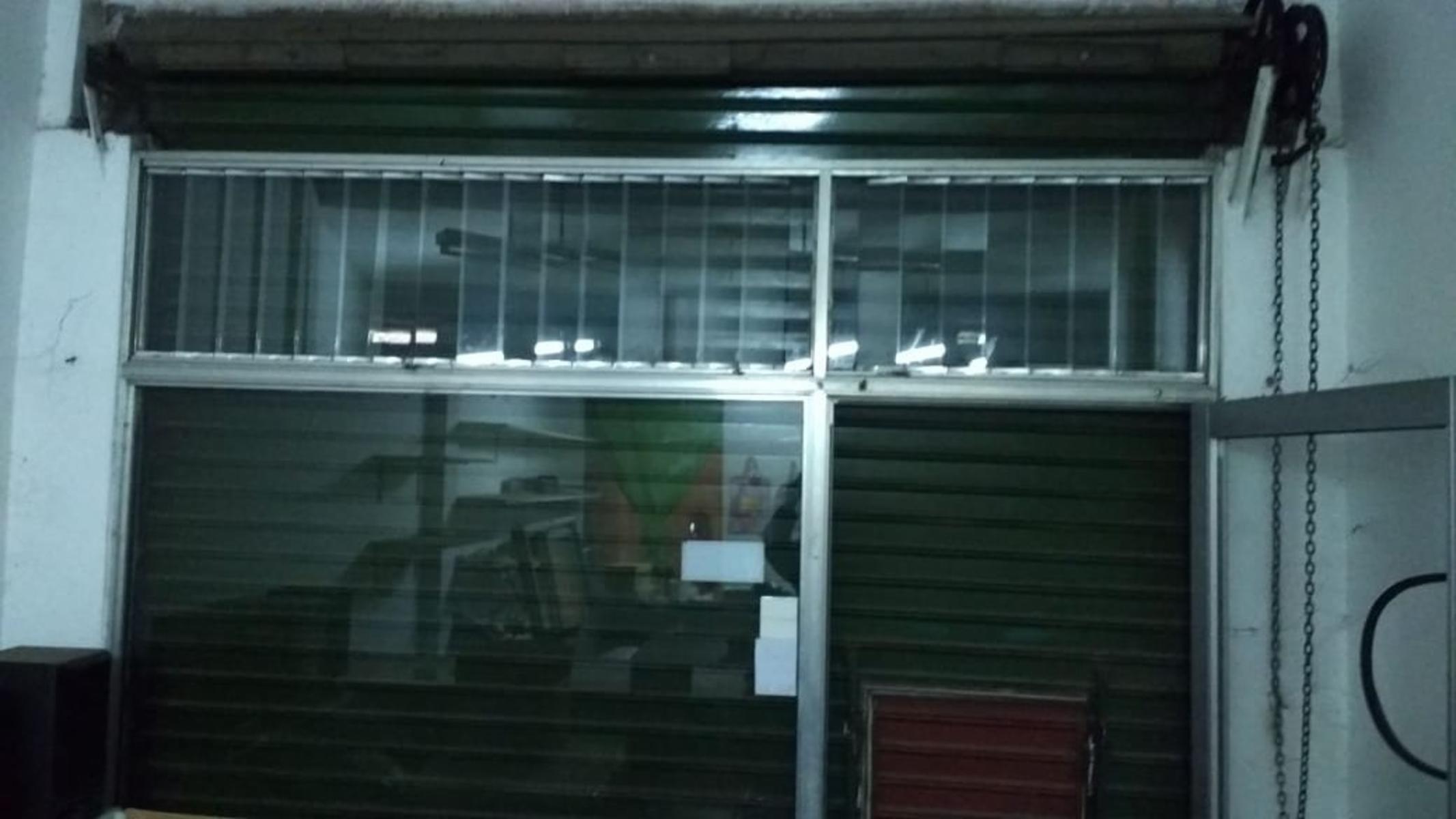 Alquiler de local en Loma Verde (Malvinas Argentinas, Almirante Brown) - 4