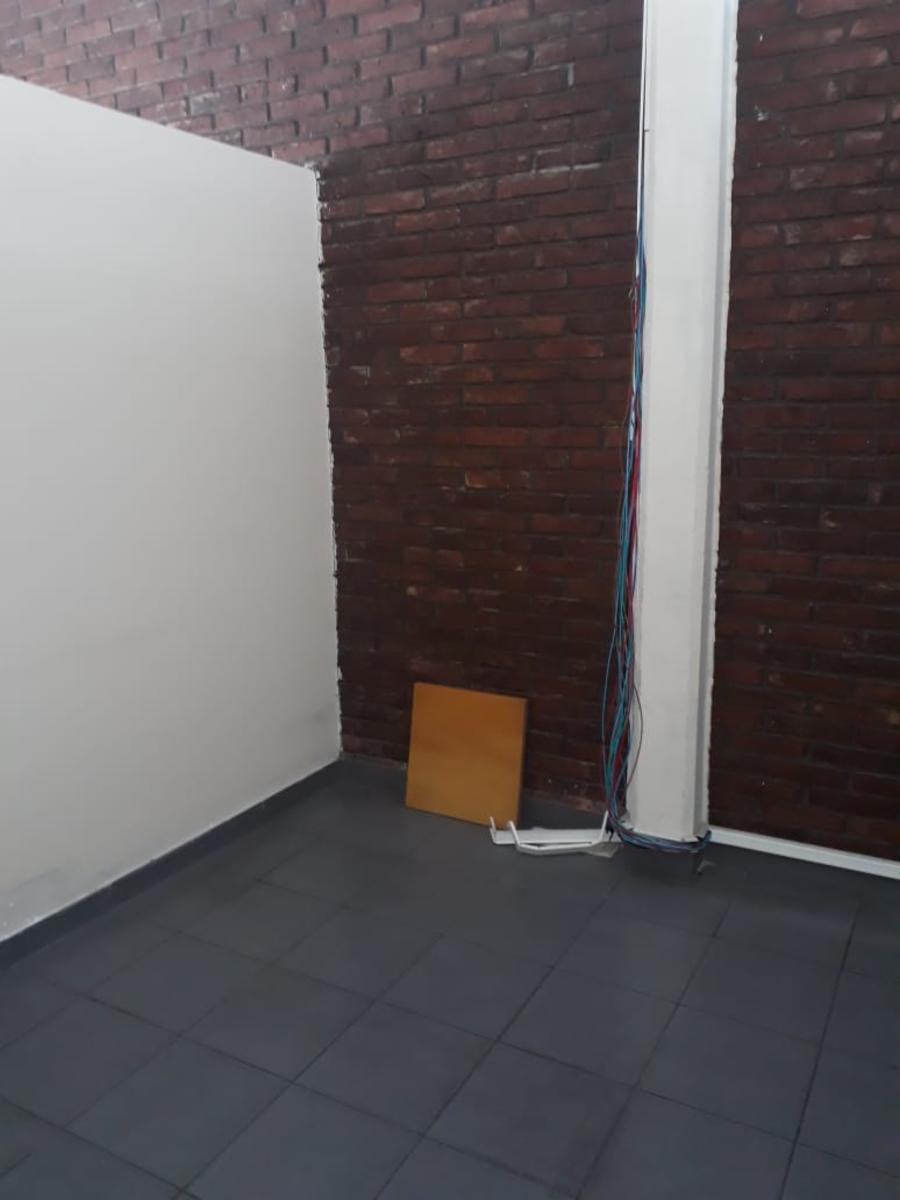 Alquiler de importante local de oficinas en Adrogué - 5