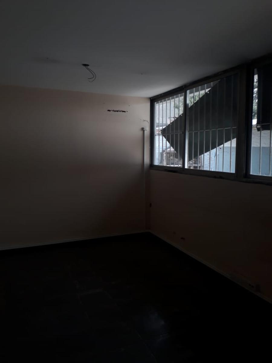 Alquiler de importante local de oficinas en Adrogué - 14