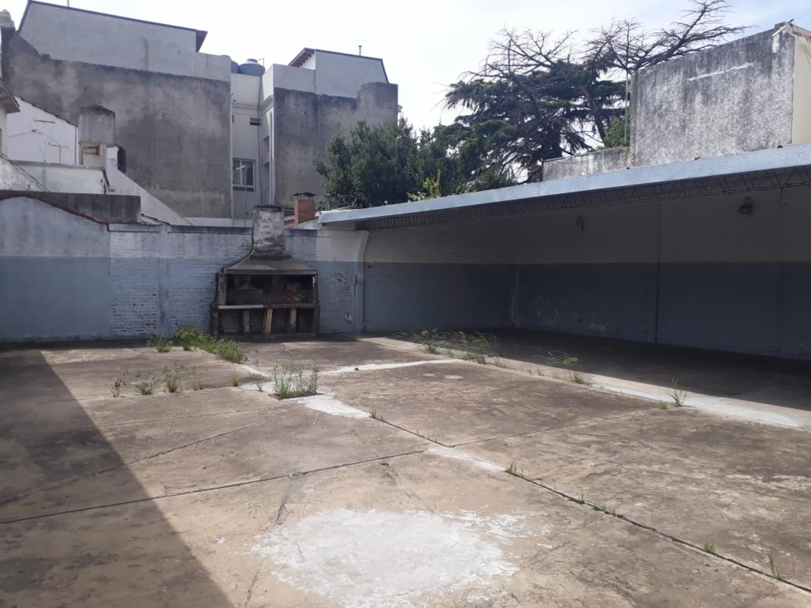 Alquiler de importante local de oficinas en Adrogué - 18
