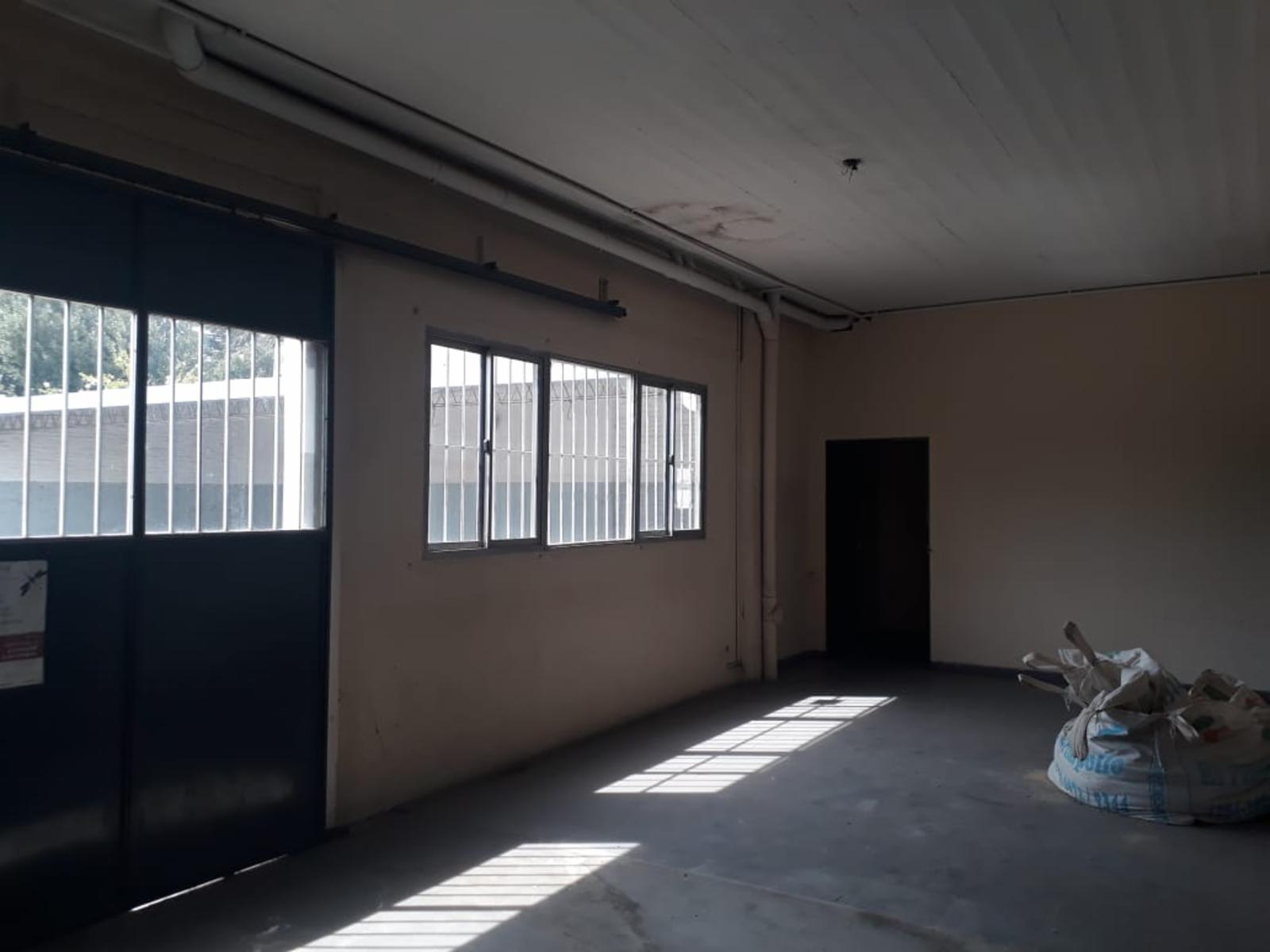 Alquiler de importante local de oficinas en Adrogué - 19