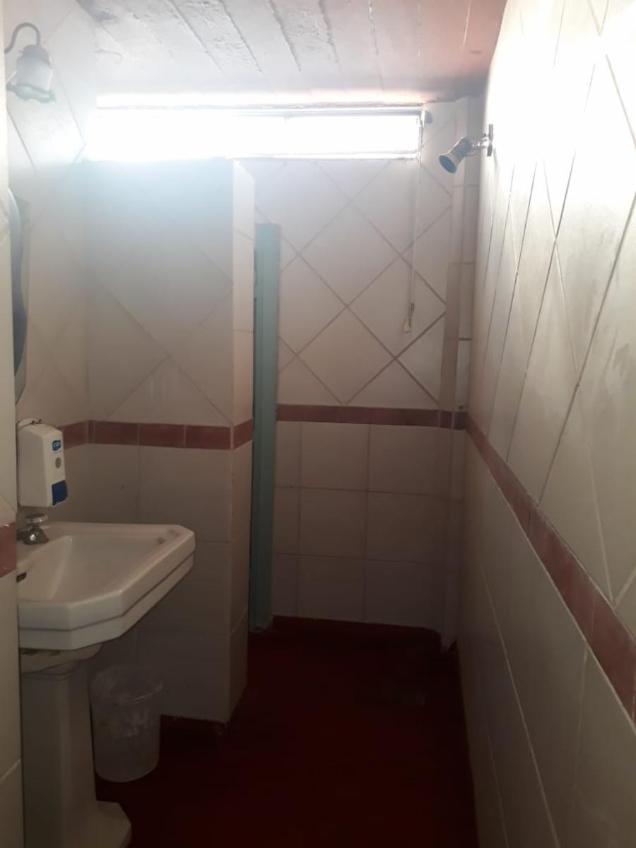 Venta de oficina en Adrogué - 4
