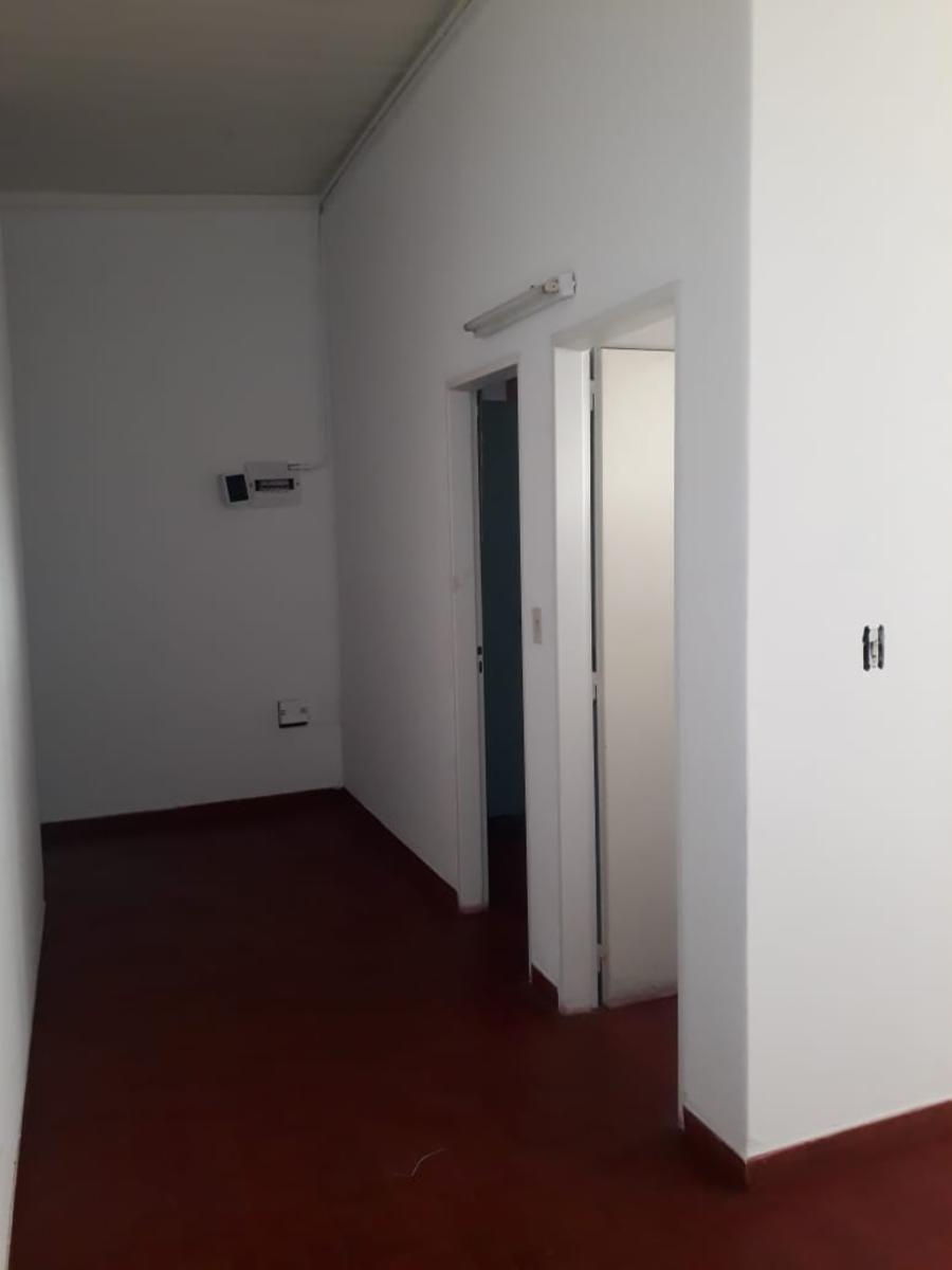 Venta de oficina en Adrogué - 6
