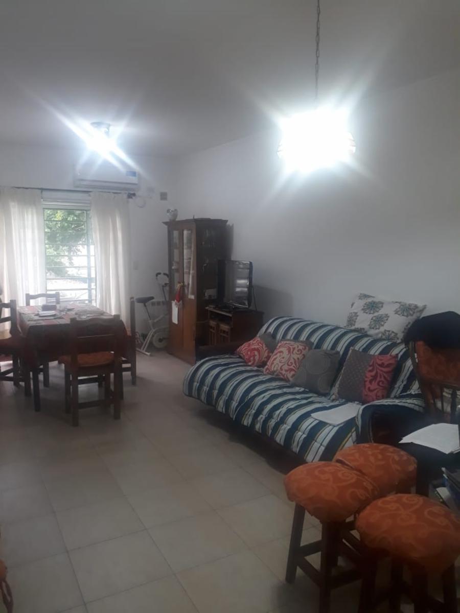 Venta de departamento con cochera en Adrogué — foto 5