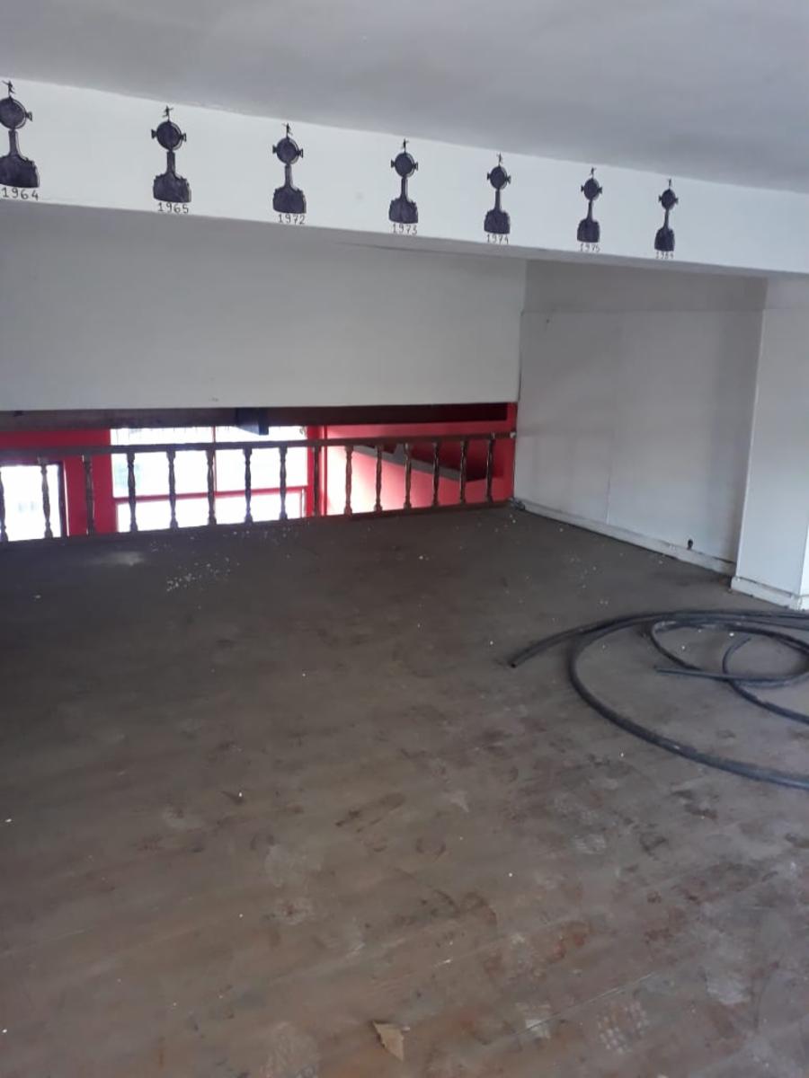 Venta de Local en excelente zona de Adrogué - 2