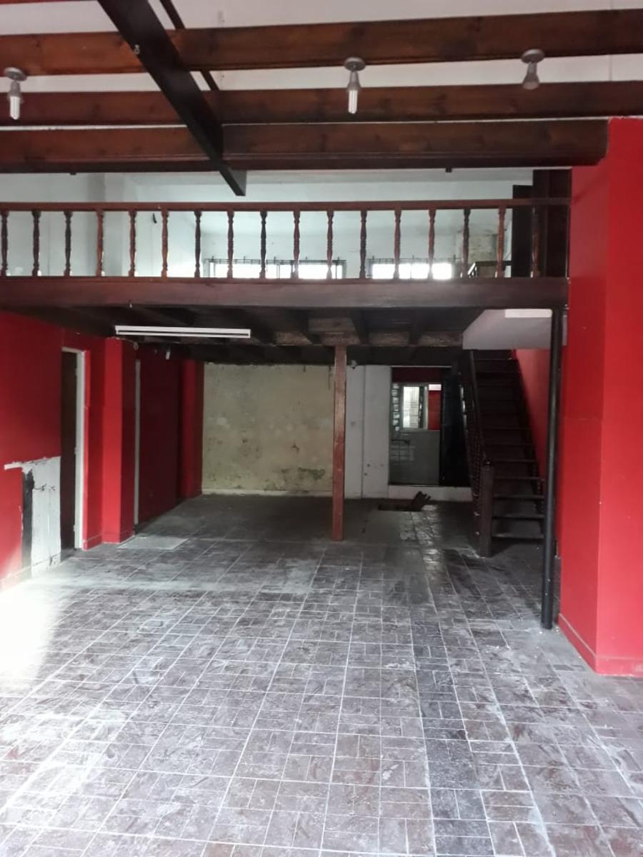 Venta de Local en excelente zona de Adrogué - 7