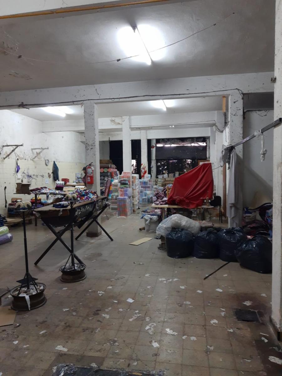 Venta de galpón en Luis Guillón - 3