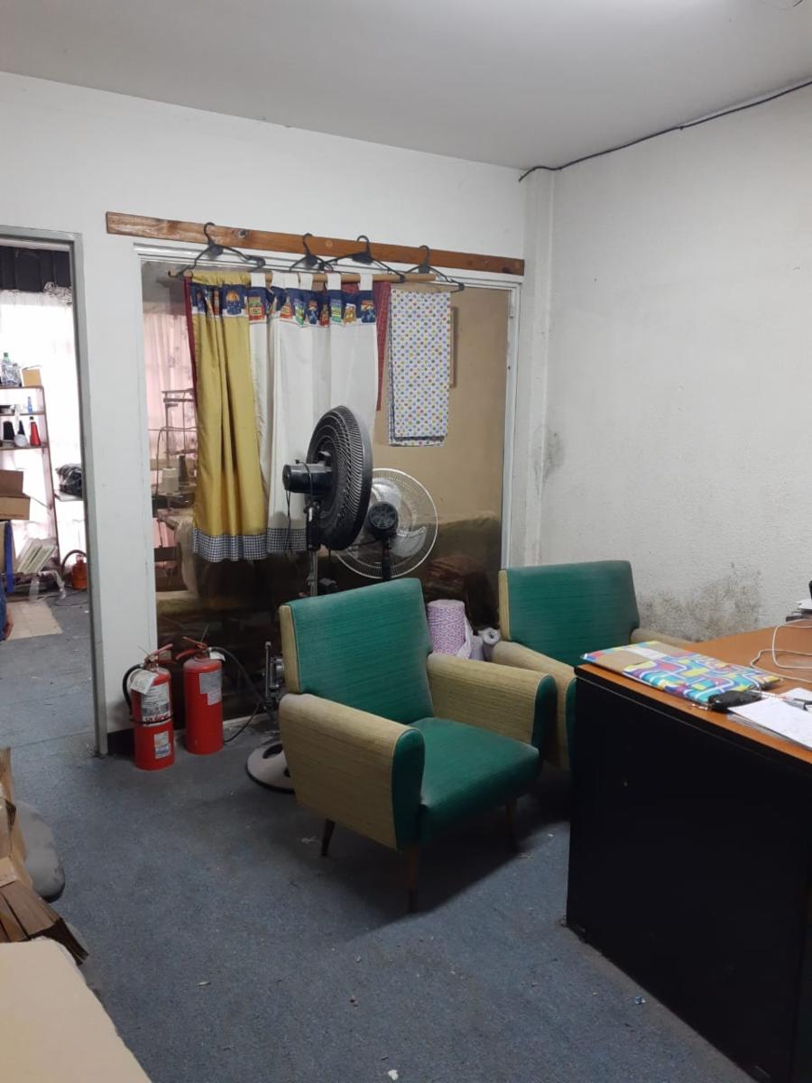 Venta de galpón en Luis Guillón - 10