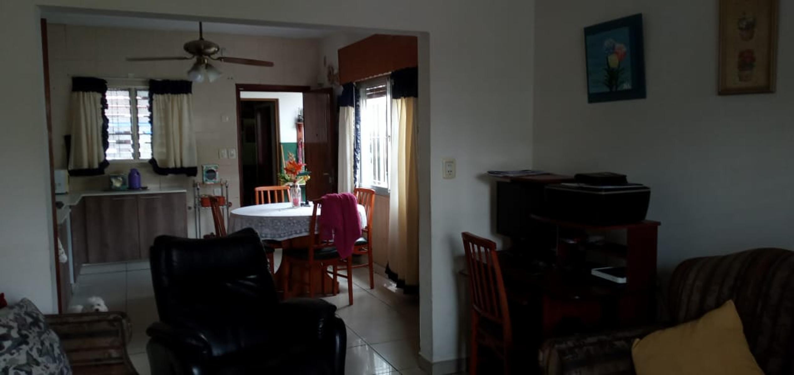 Venta de casa con departamento al fondo en José Mármol — foto 4