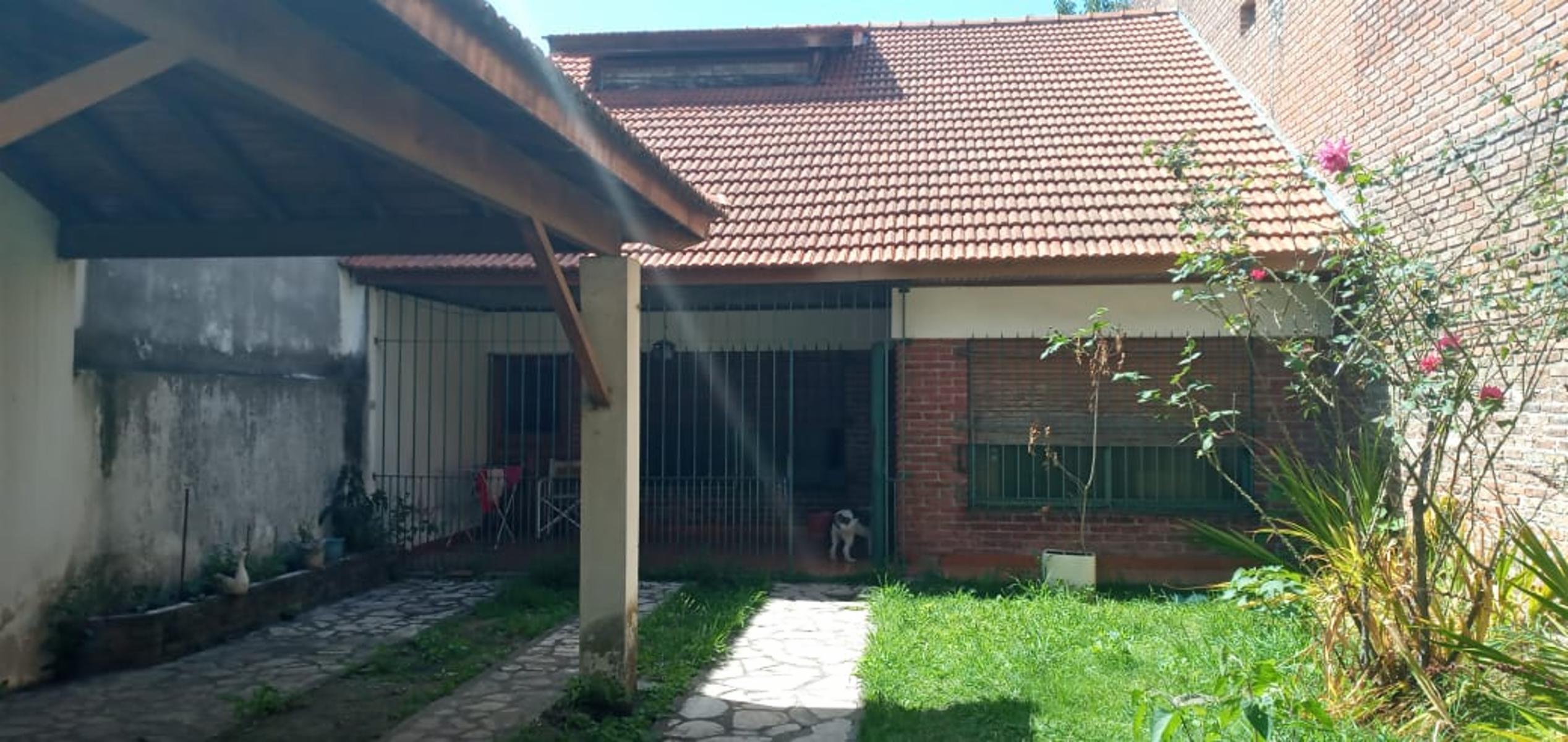 Venta de casa en José Mármol — foto 2